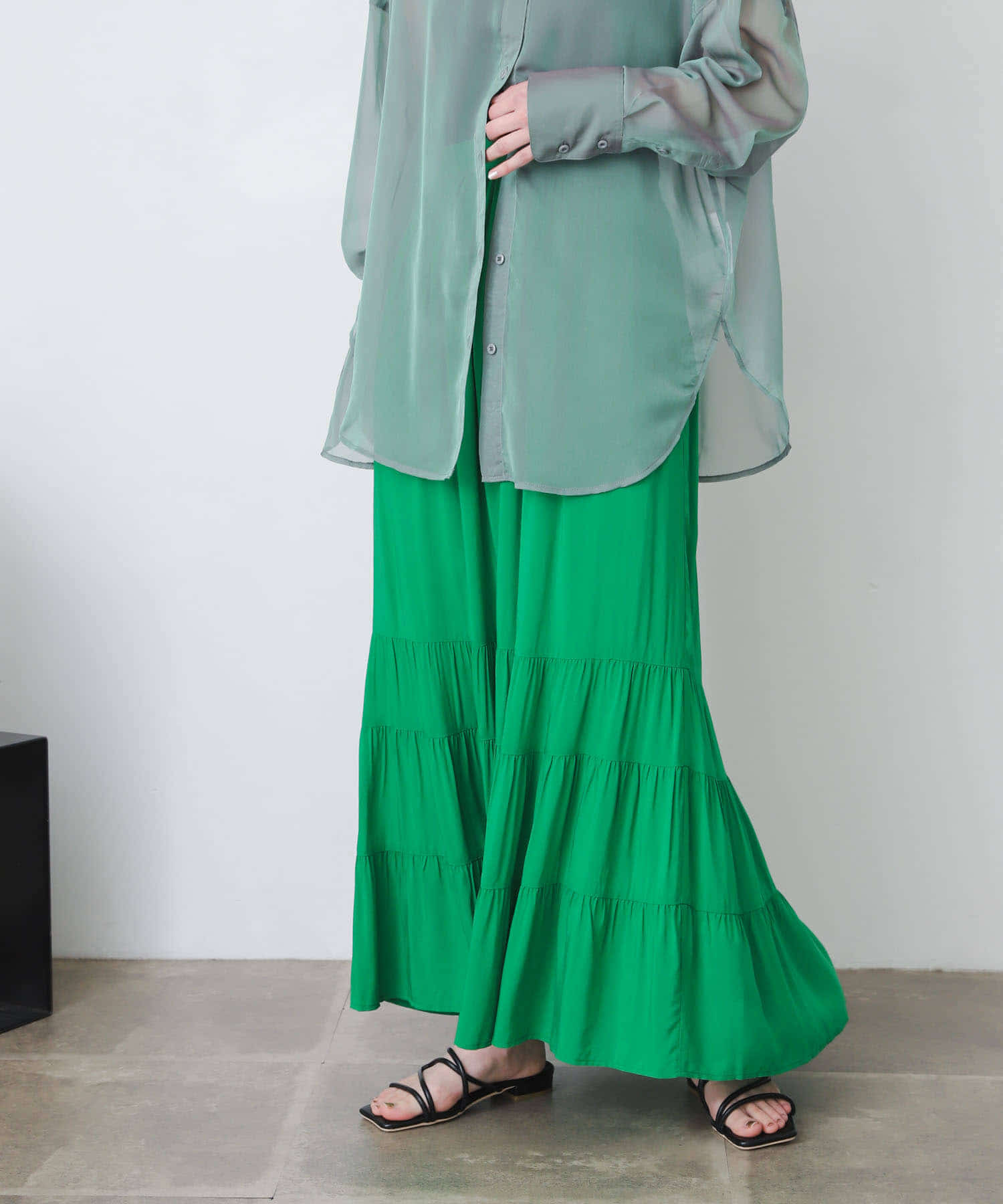 GREEN