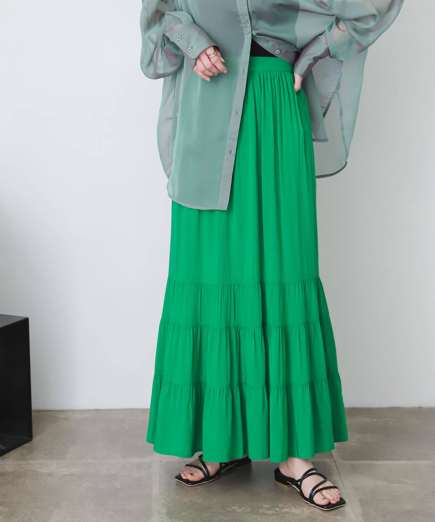 GREEN