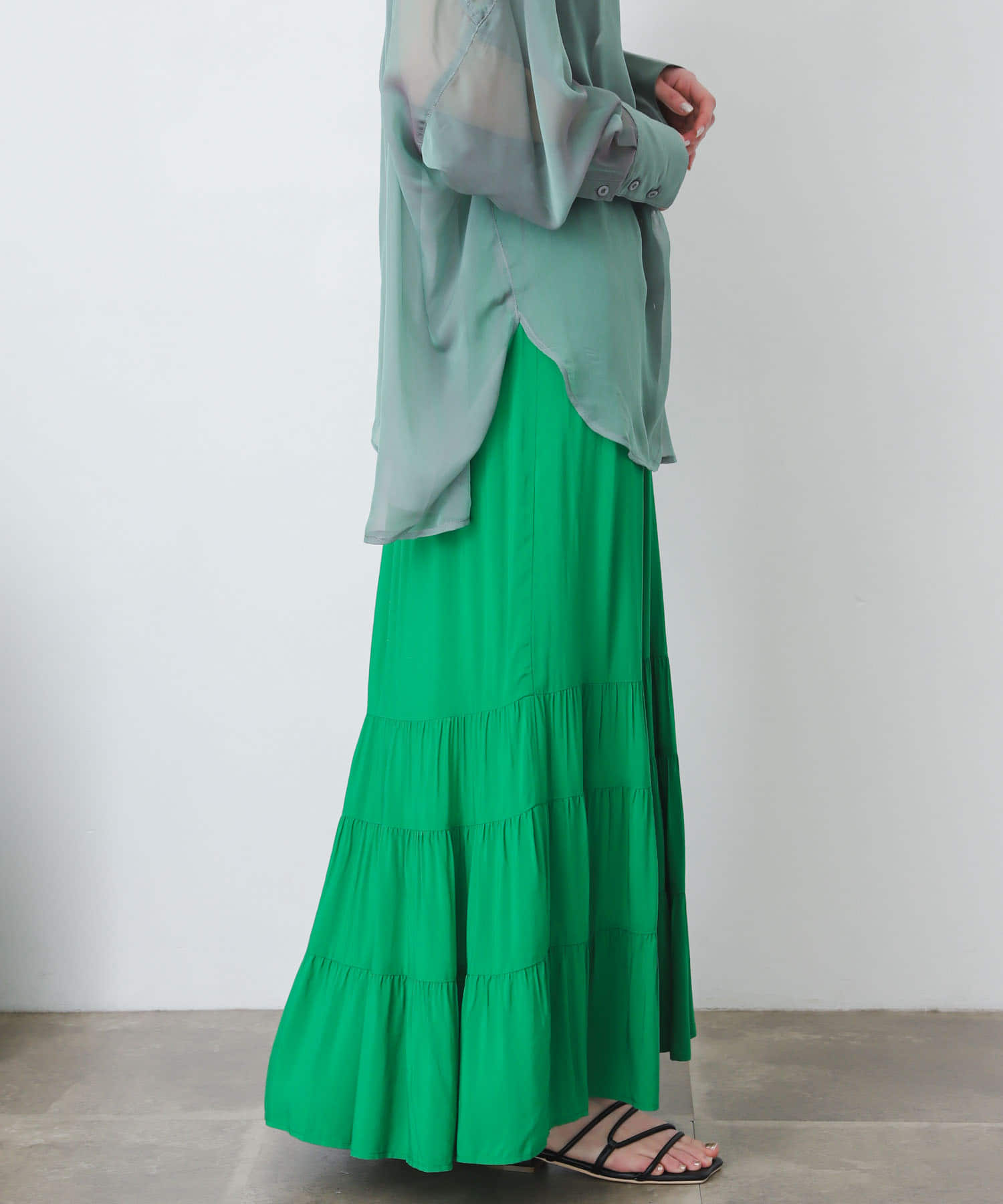 GREEN
