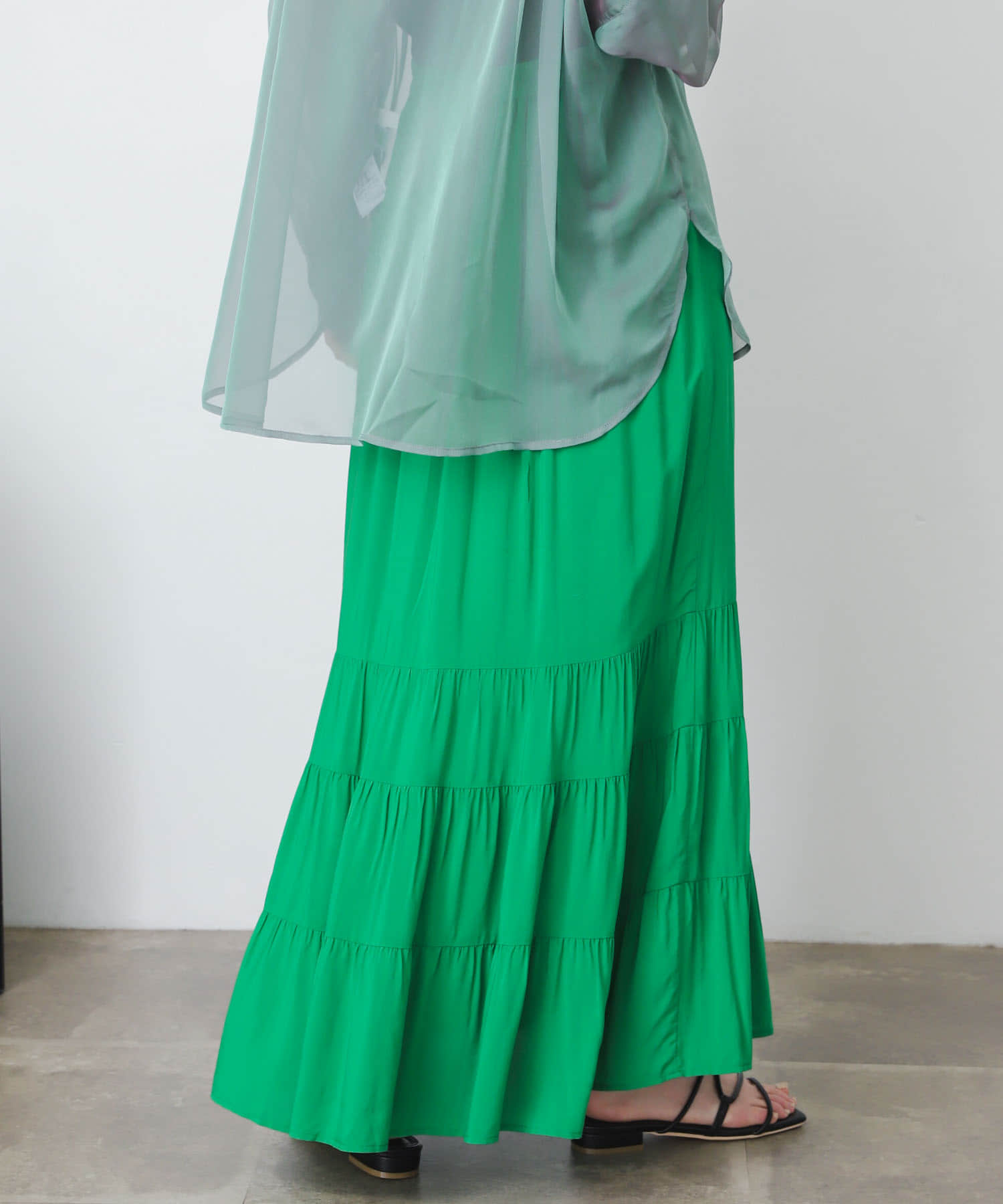 GREEN