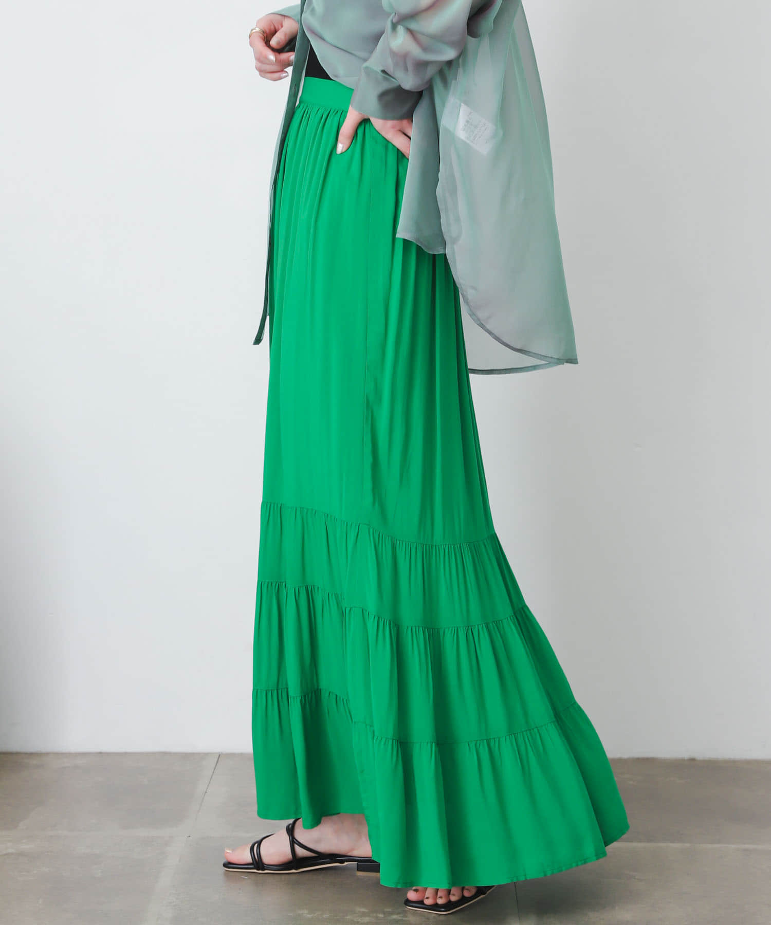 GREEN