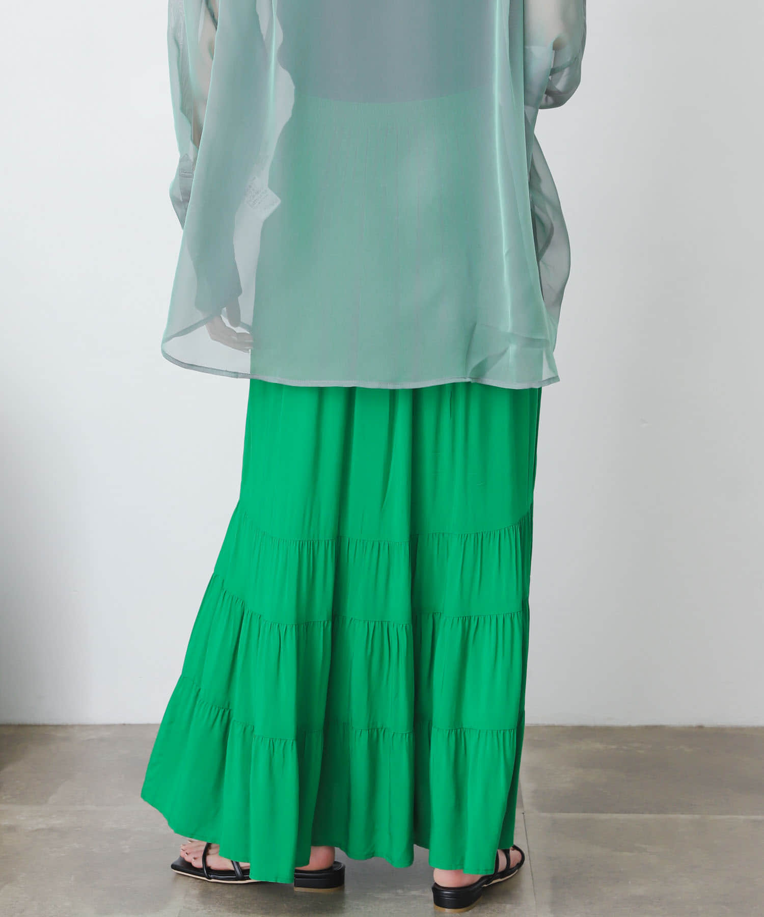 GREEN
