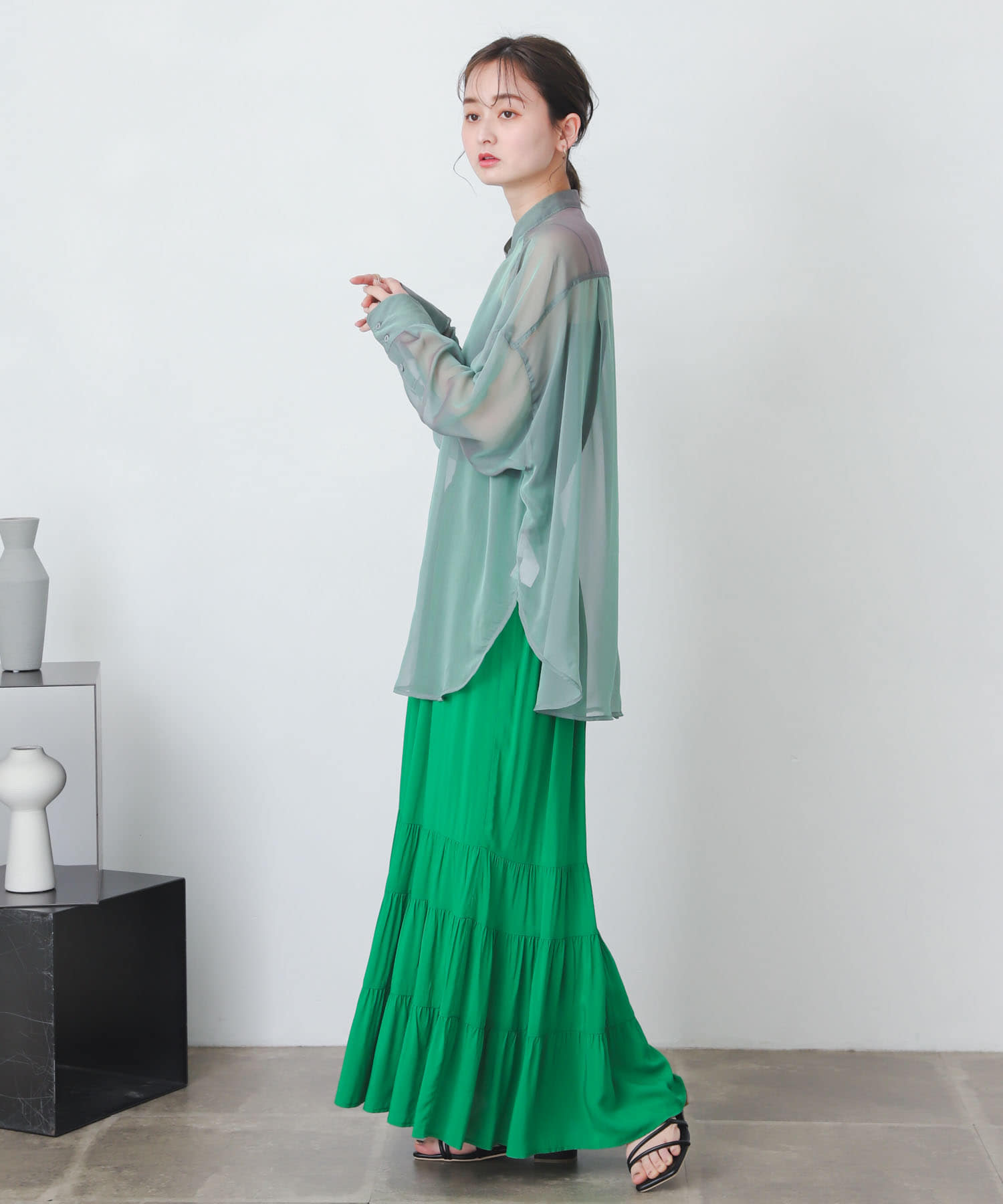 GREEN