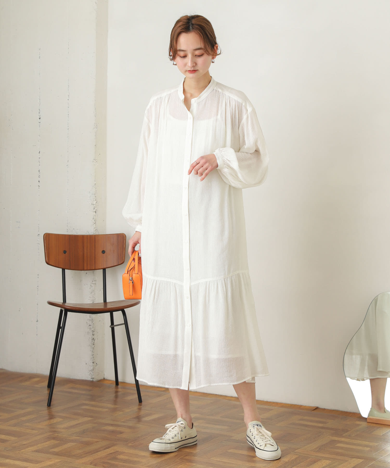 OFF WHITE