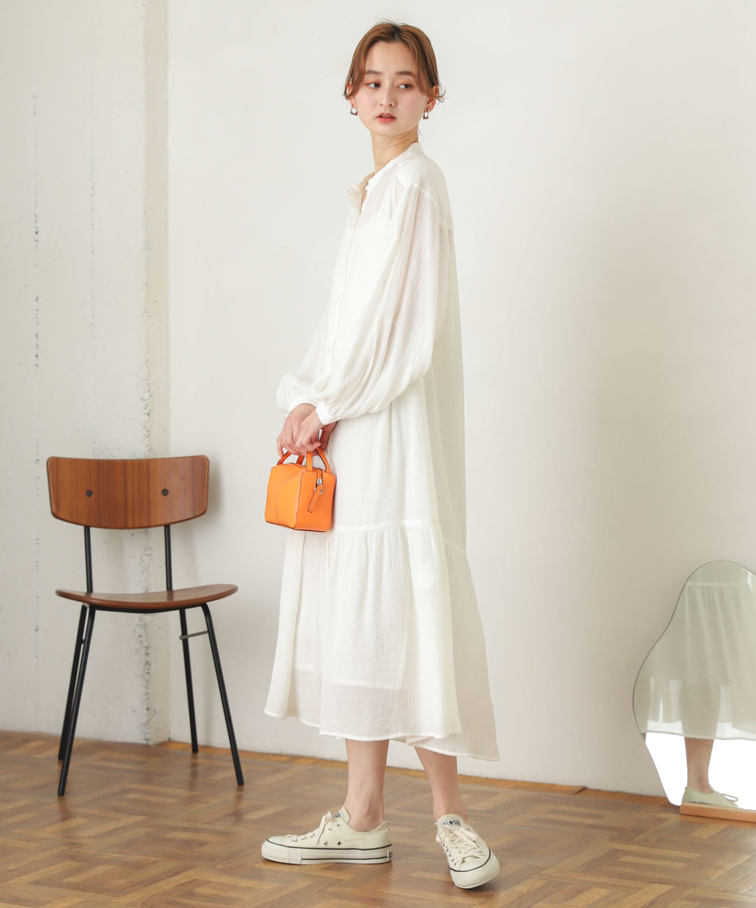 OFF WHITE