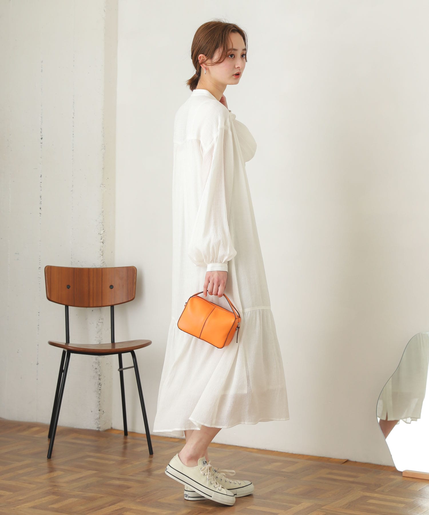 OFF WHITE