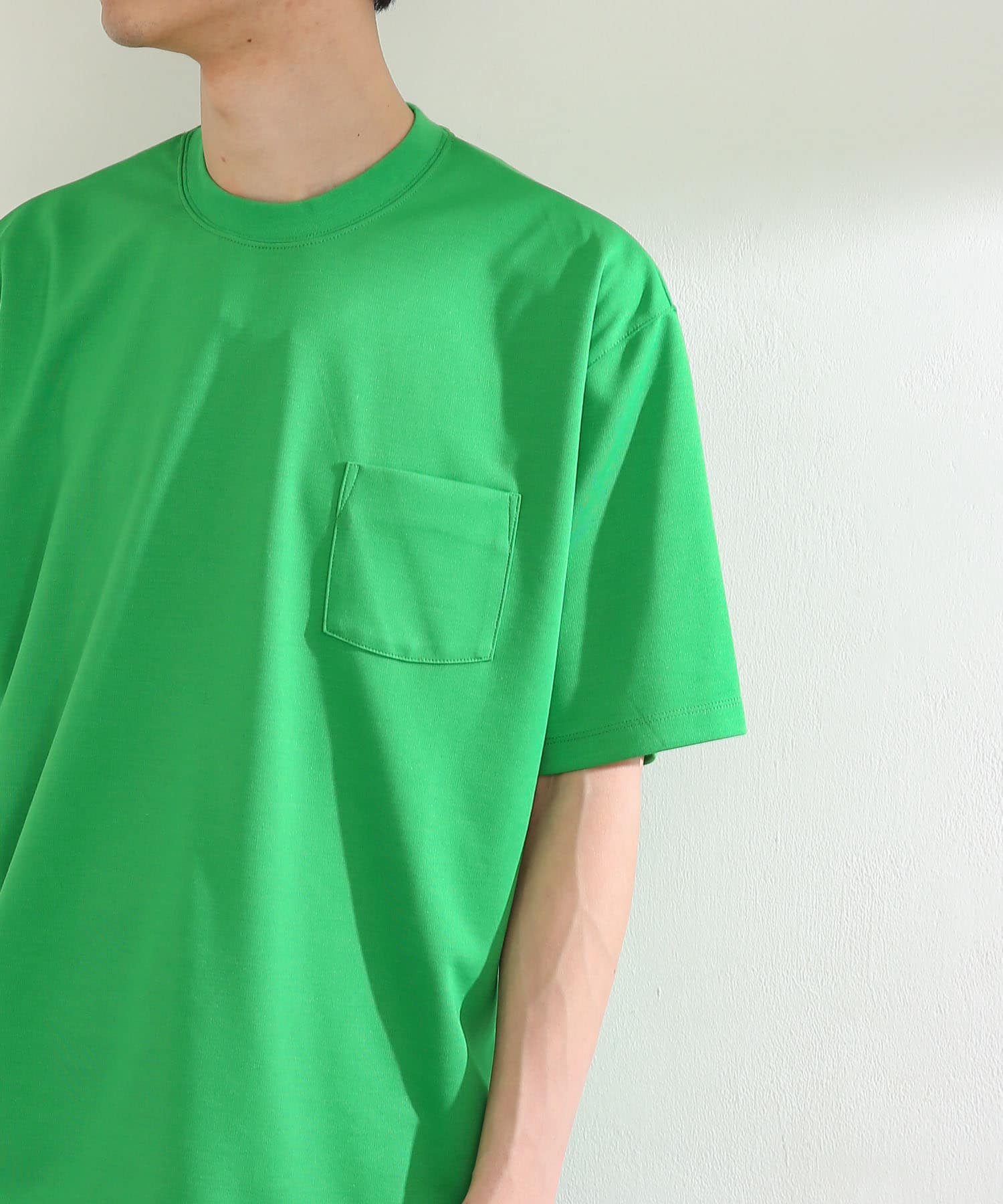 GREEN