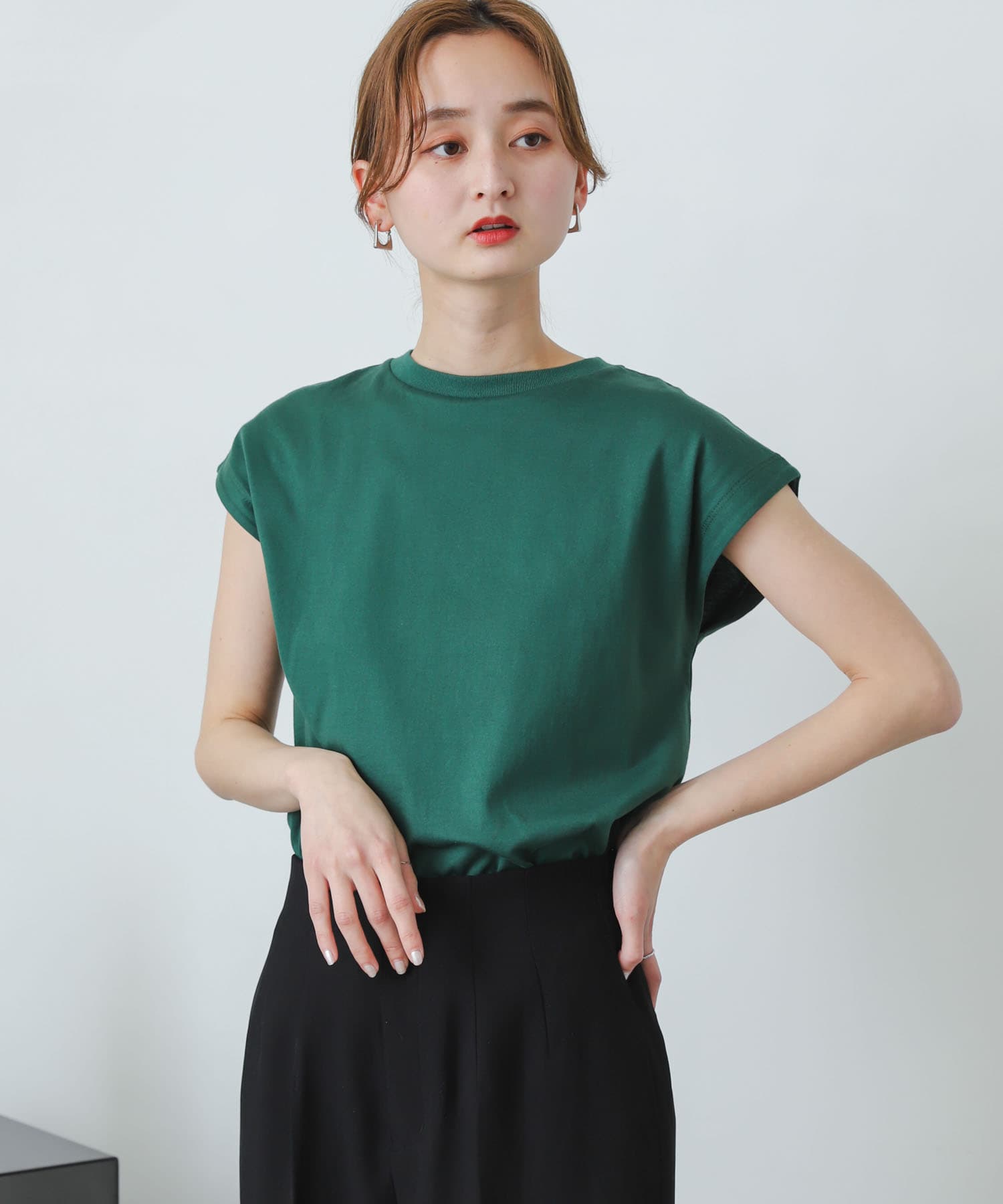 GREEN