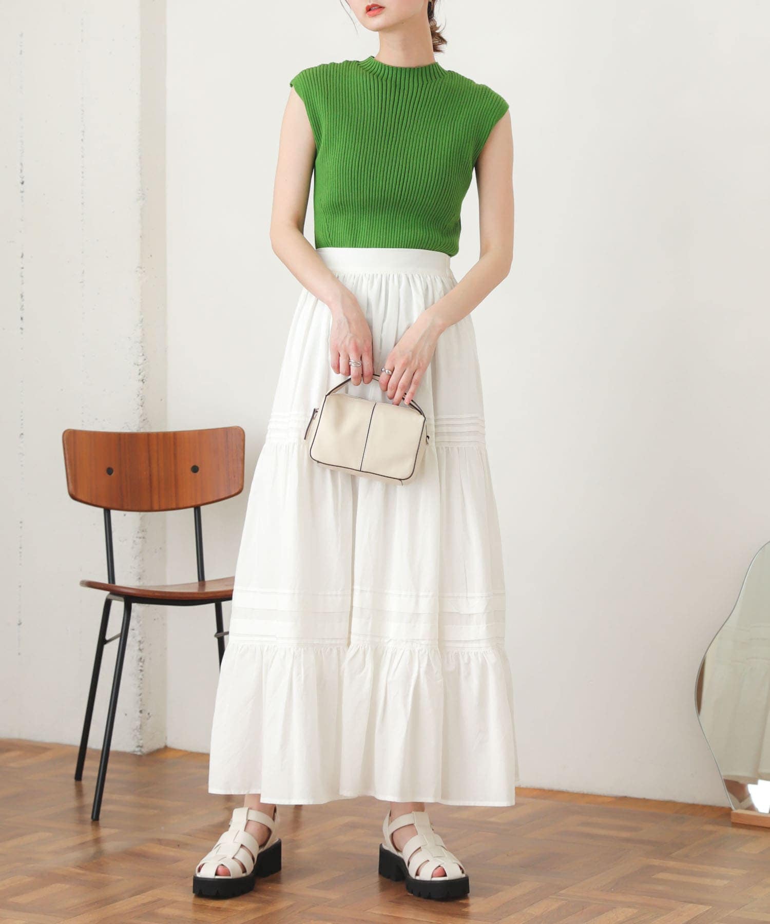 GREEN