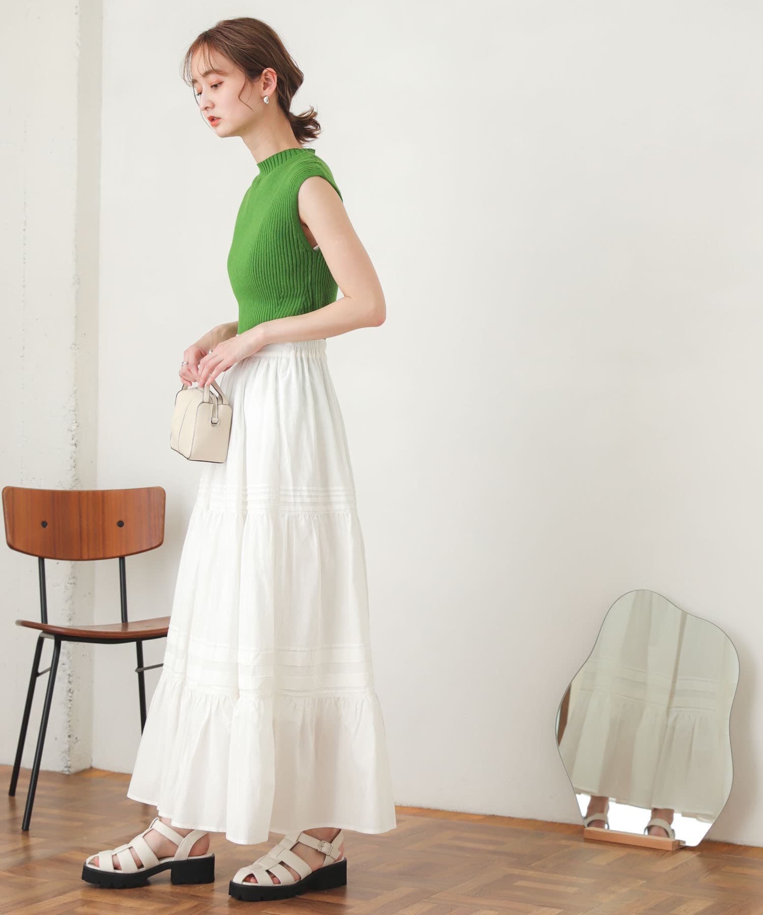 GREEN