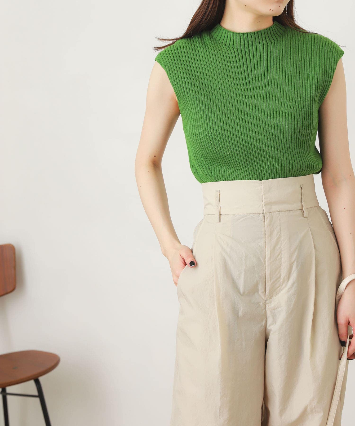 GREEN