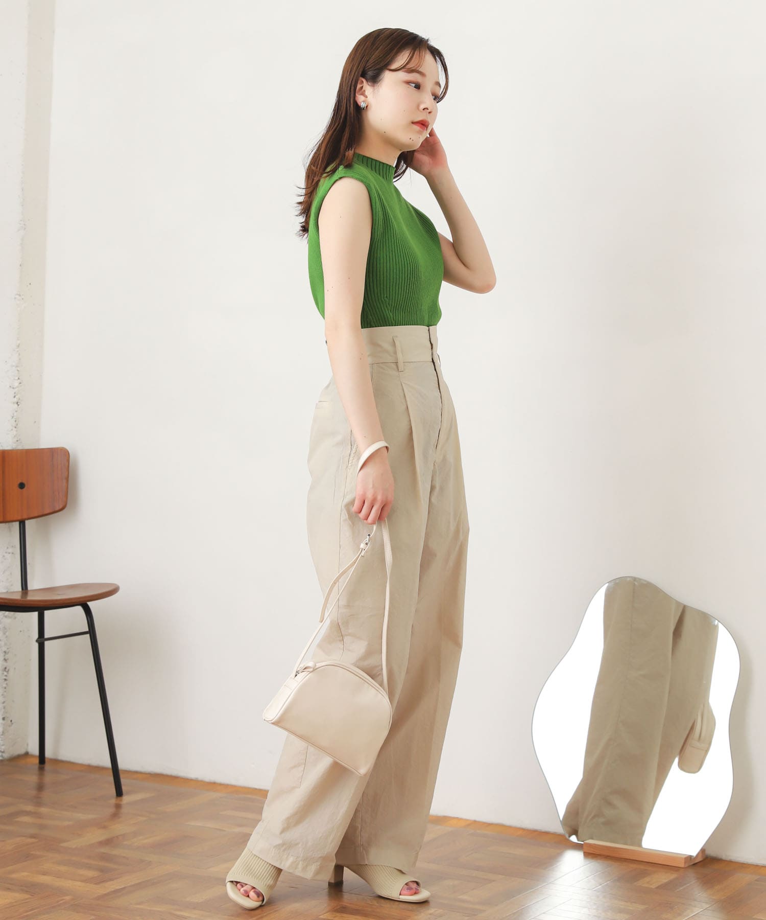 GREEN