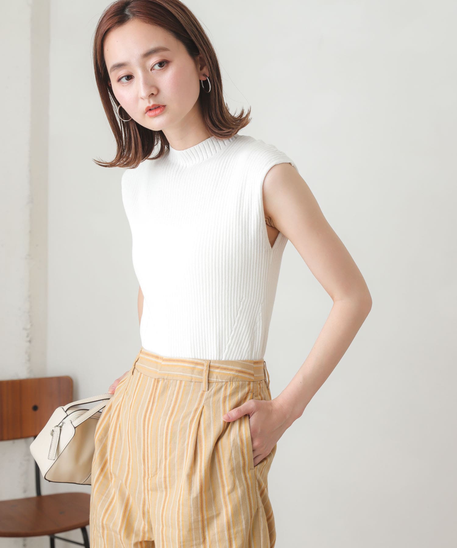 OFF WHITE