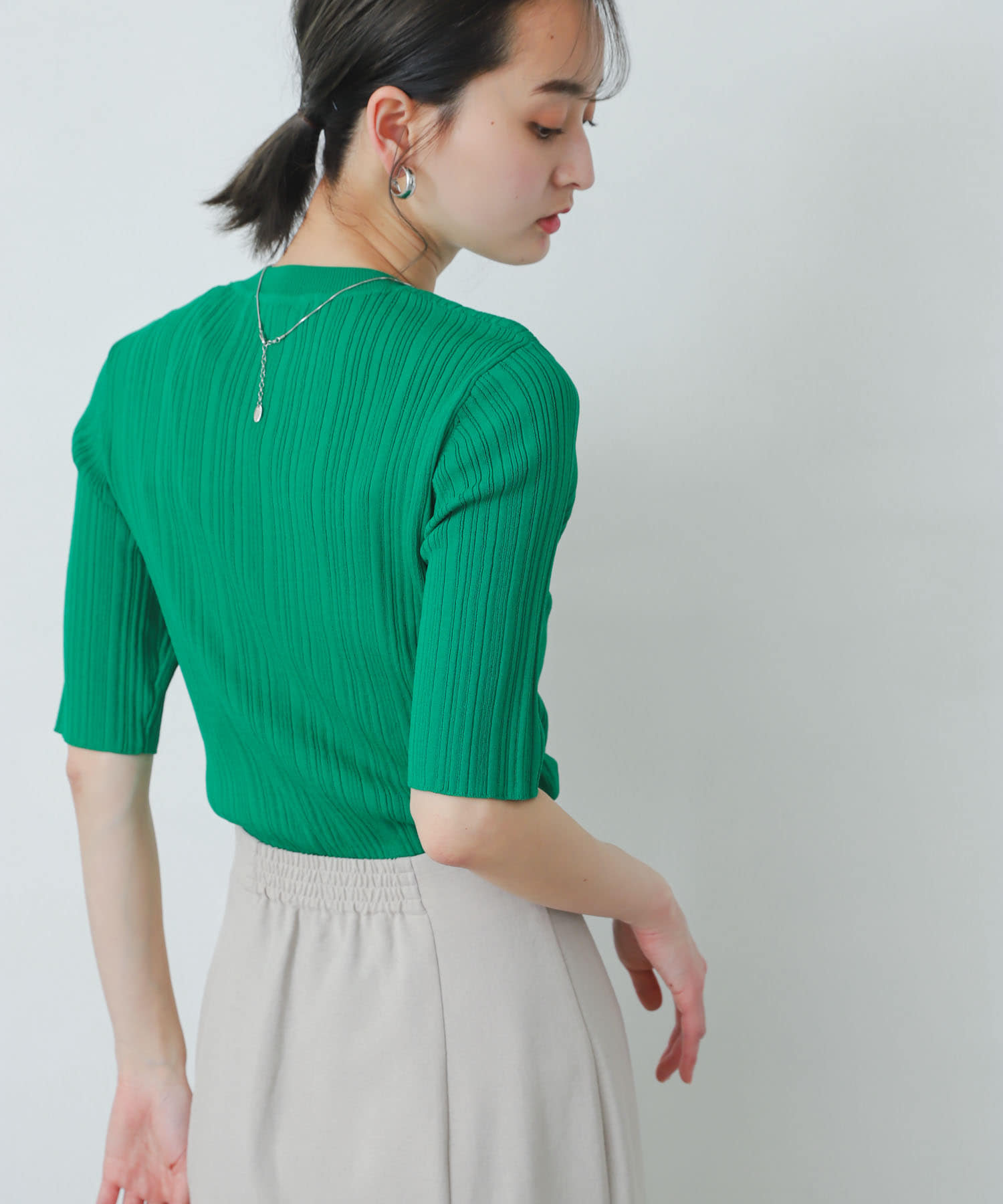 GREEN