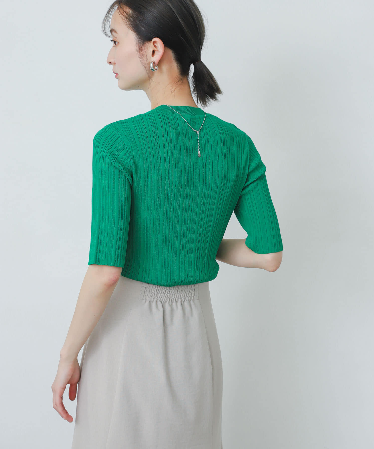 GREEN