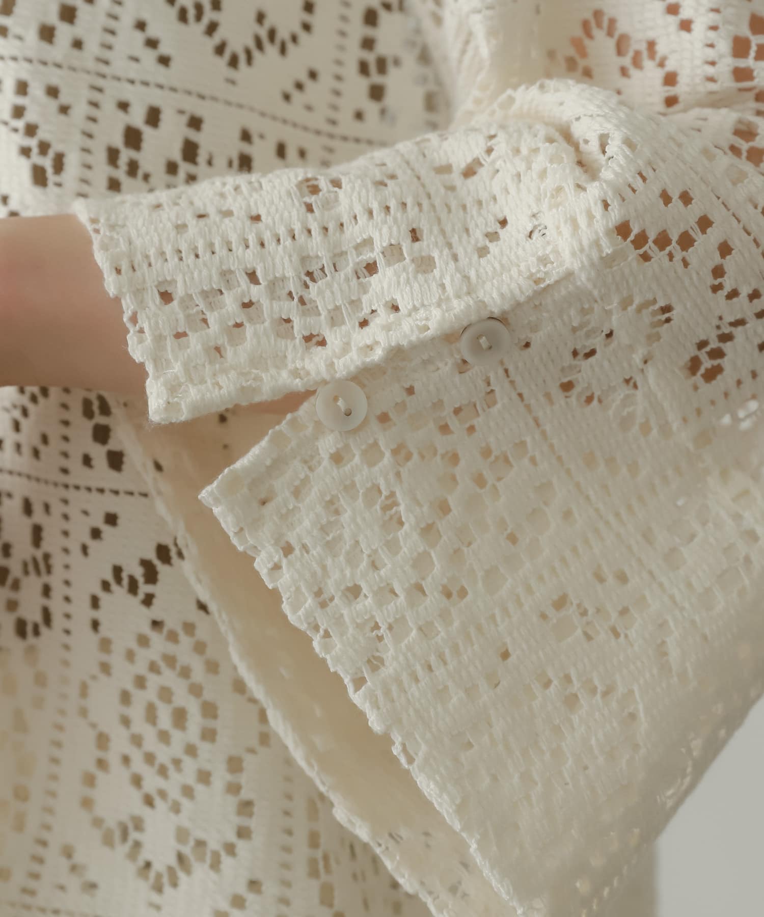 ブロックレースシャツ IVORY one