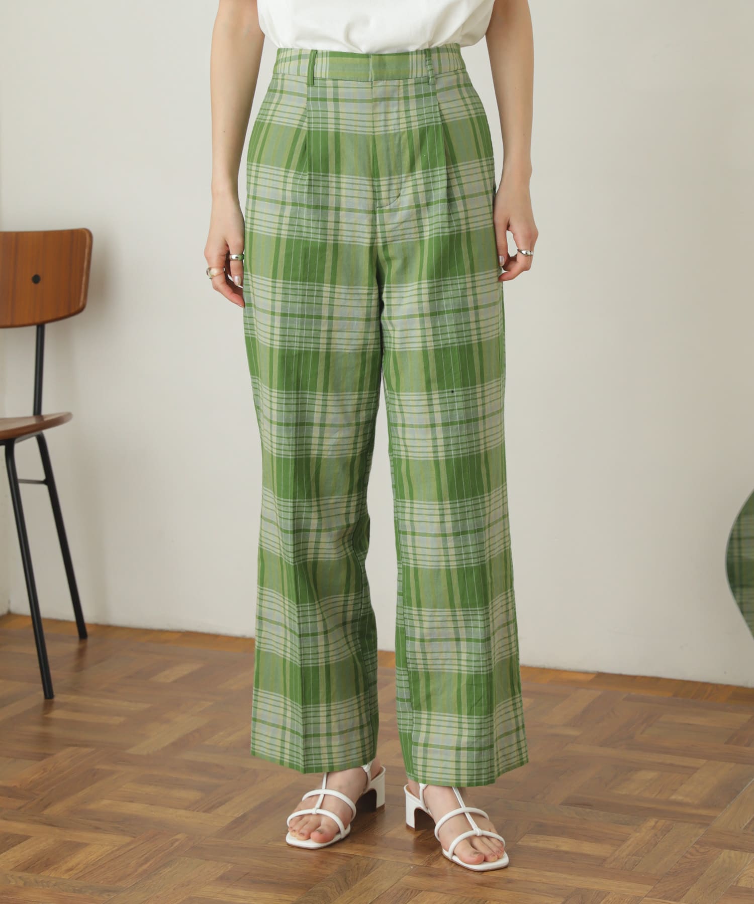 GREEN