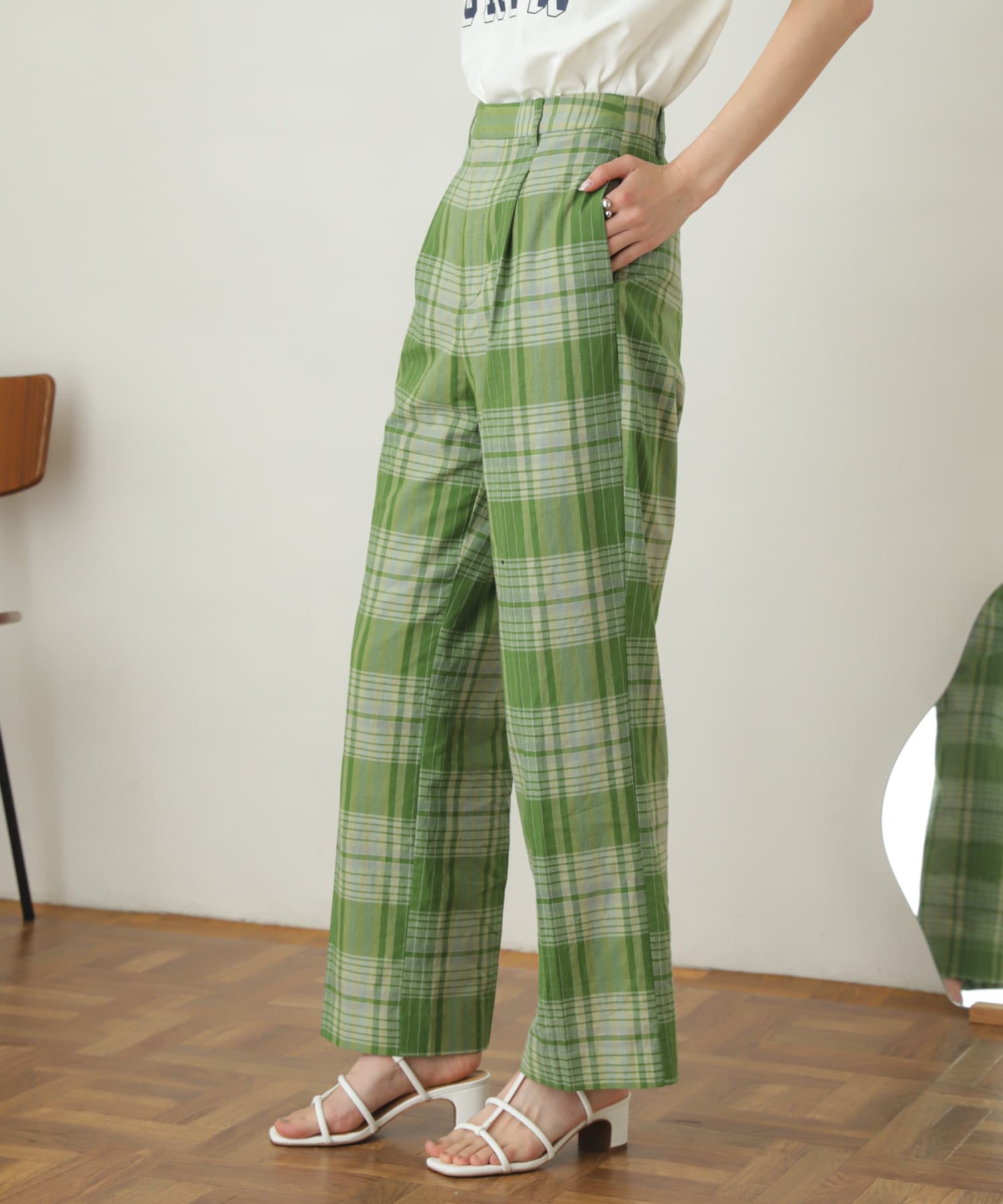 GREEN