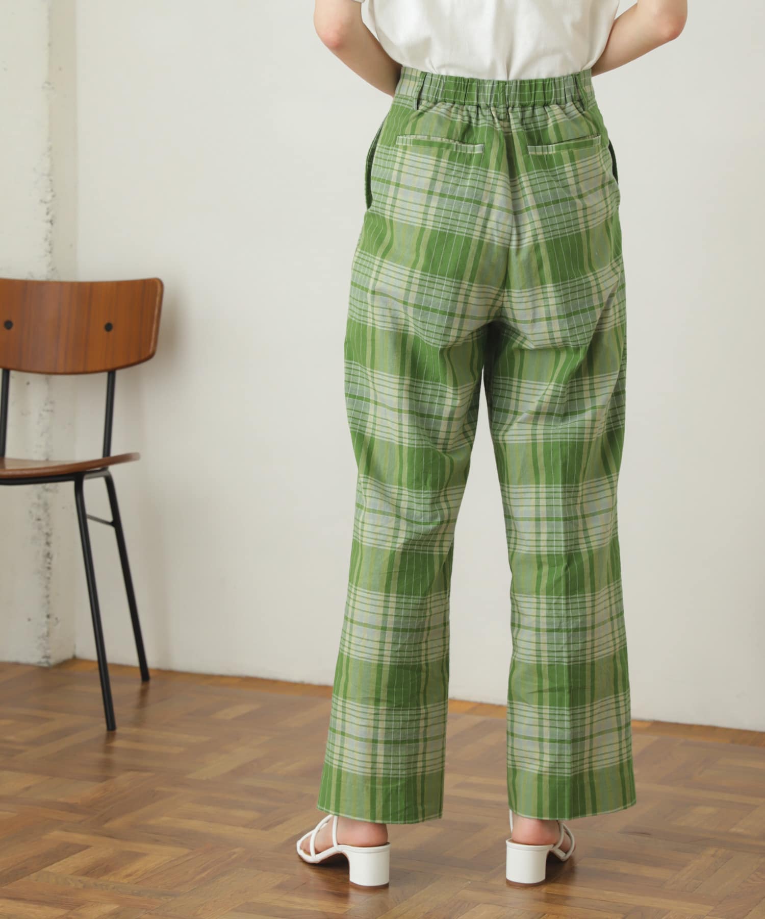 GREEN