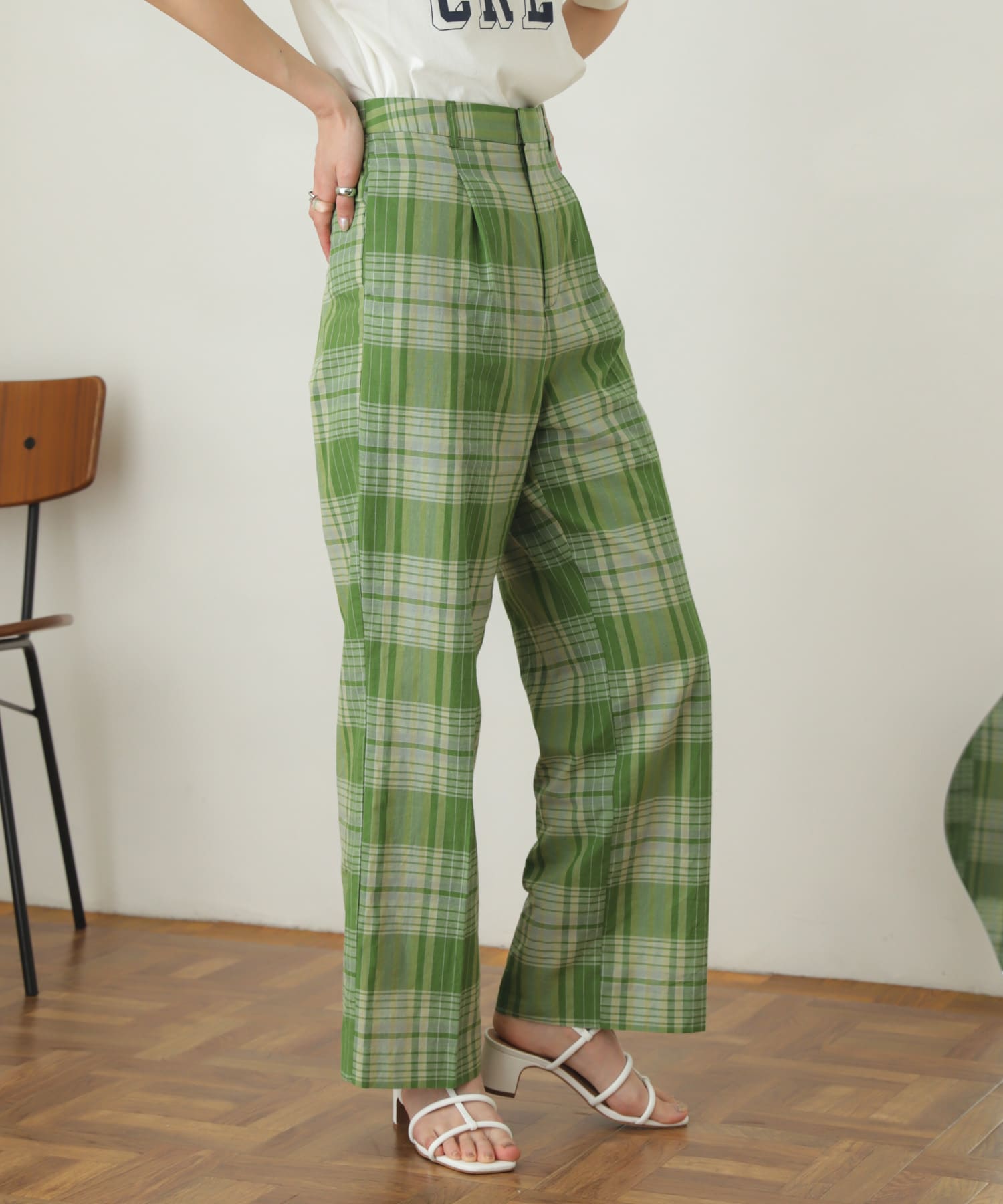 GREEN