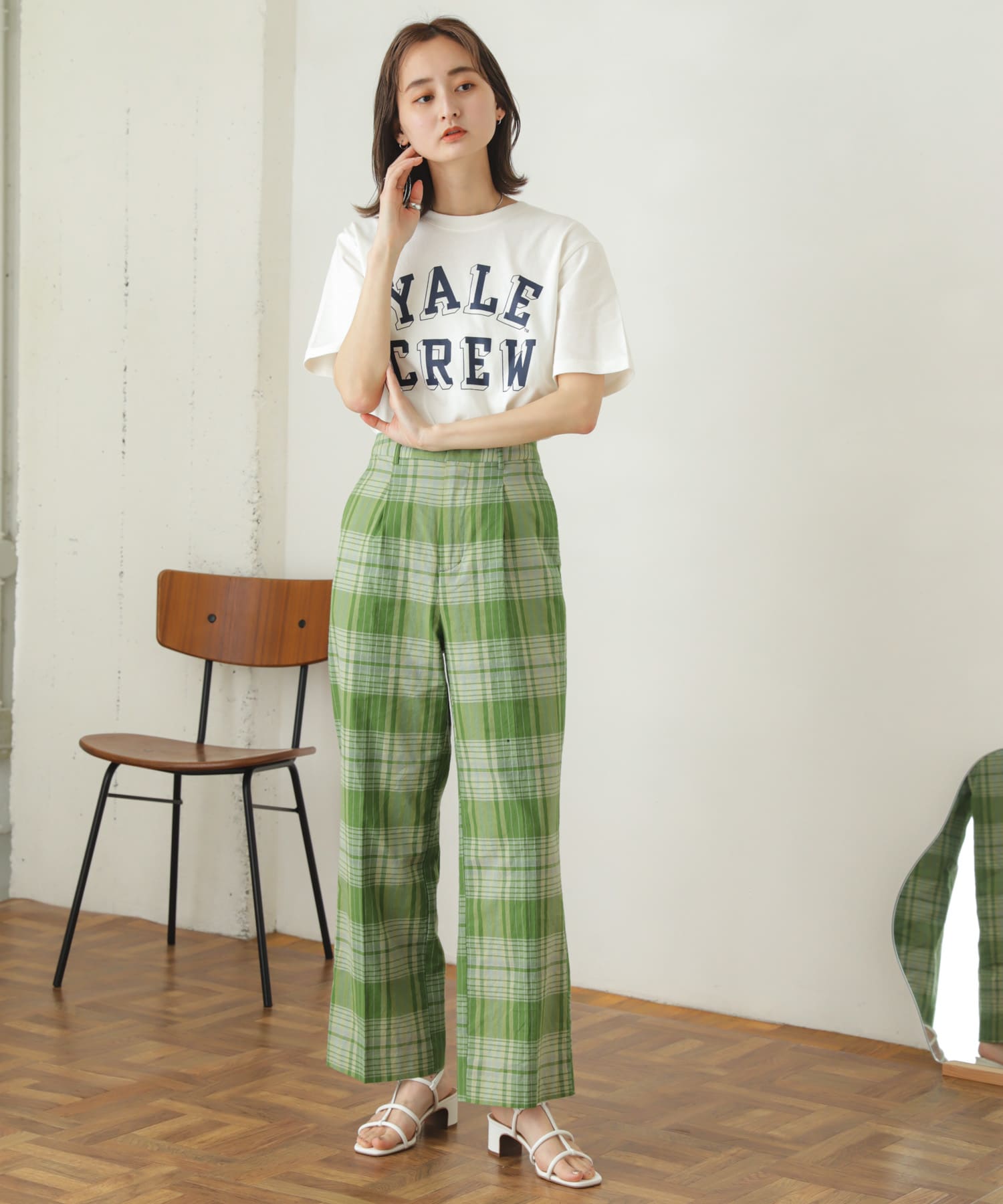 GREEN