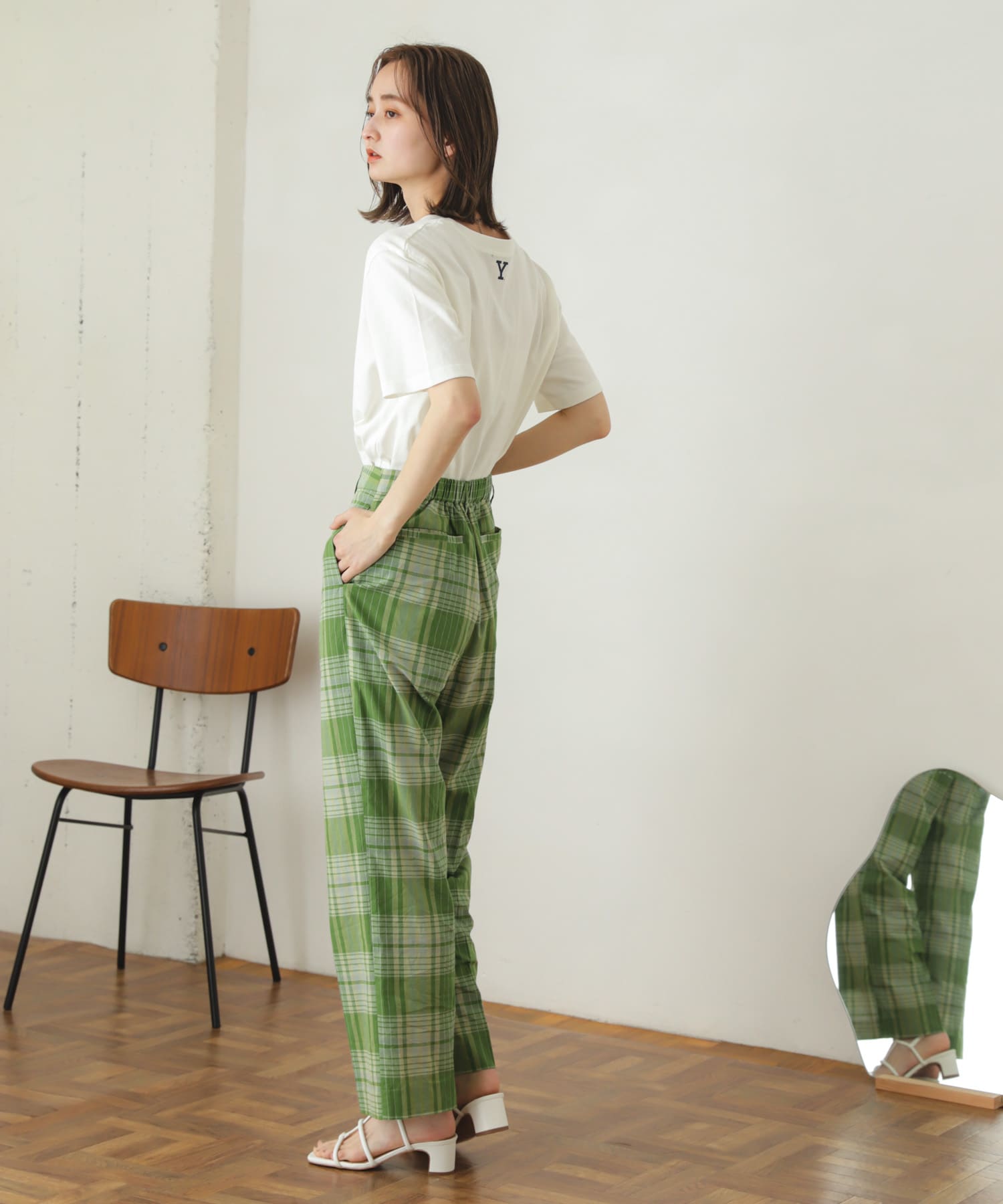 GREEN