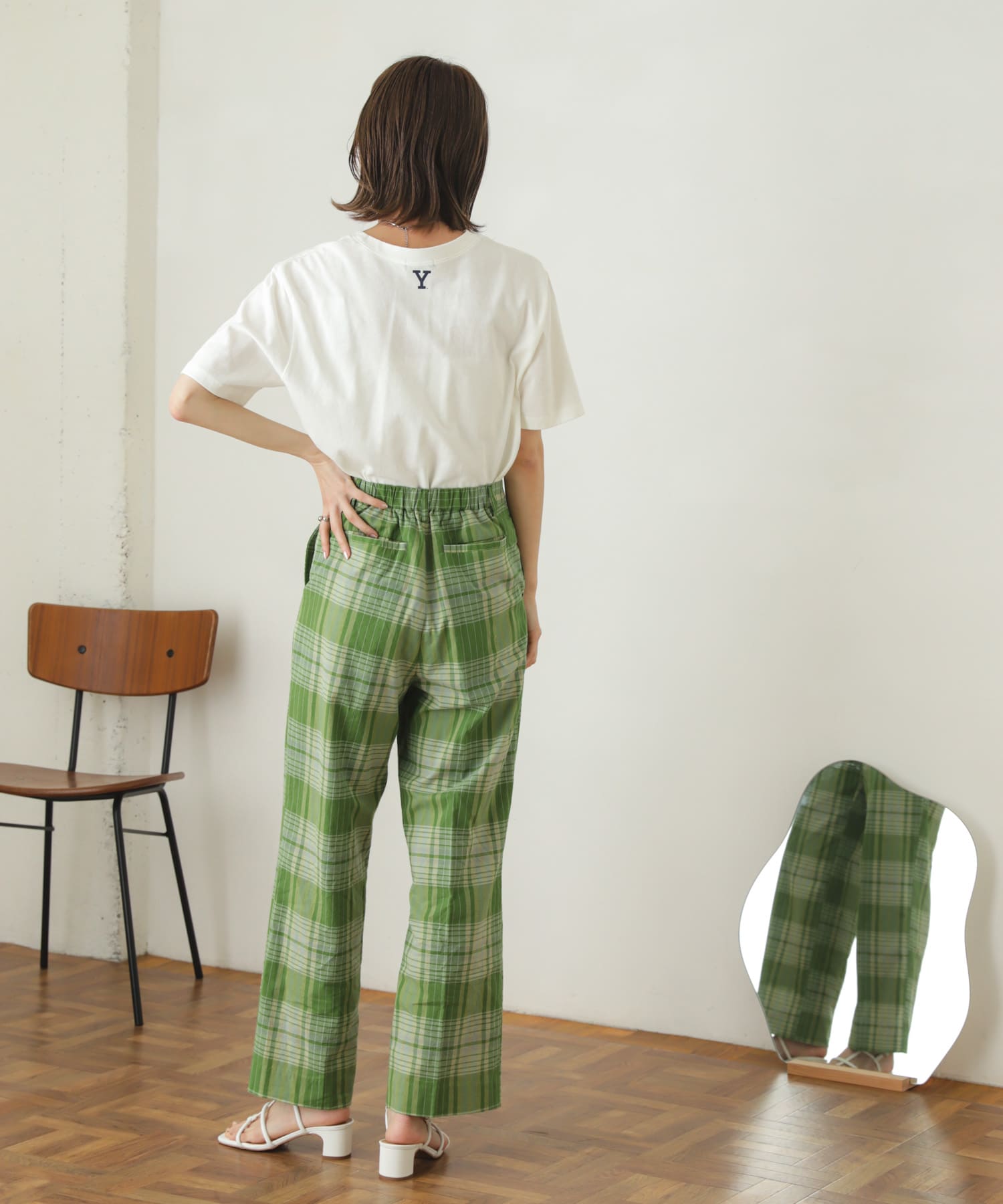 GREEN