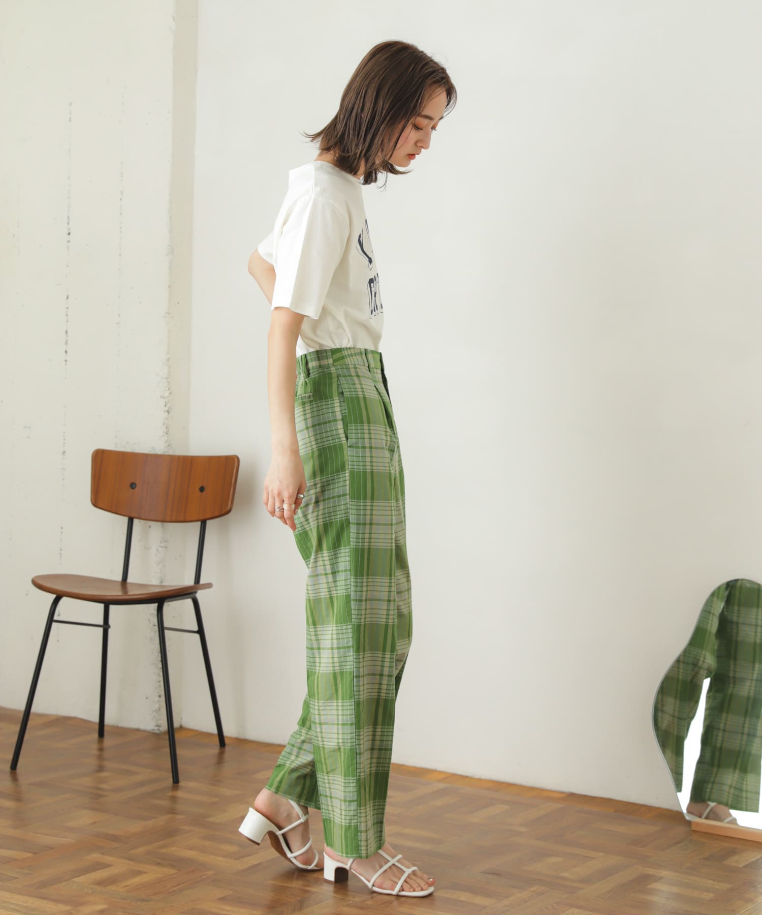 GREEN