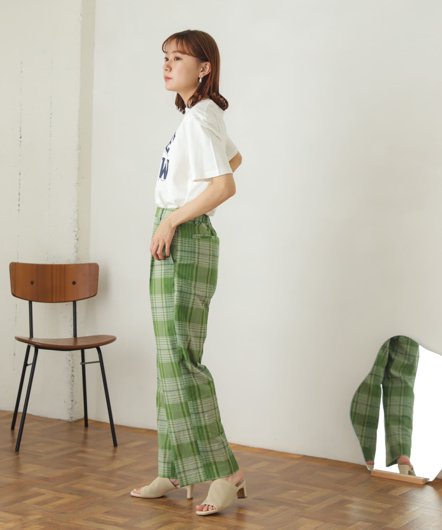 GREEN