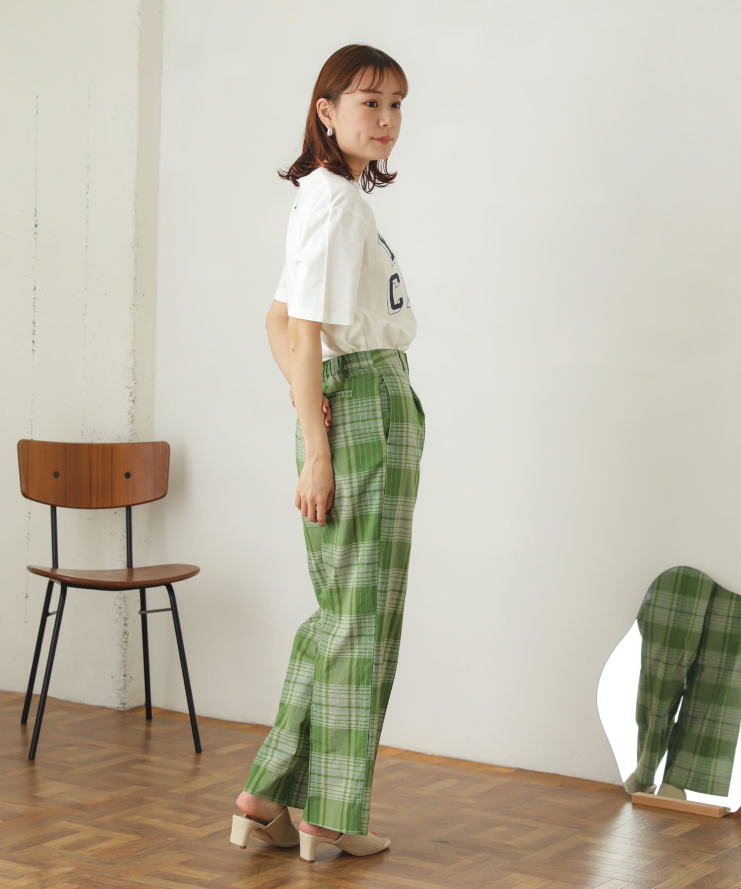 GREEN