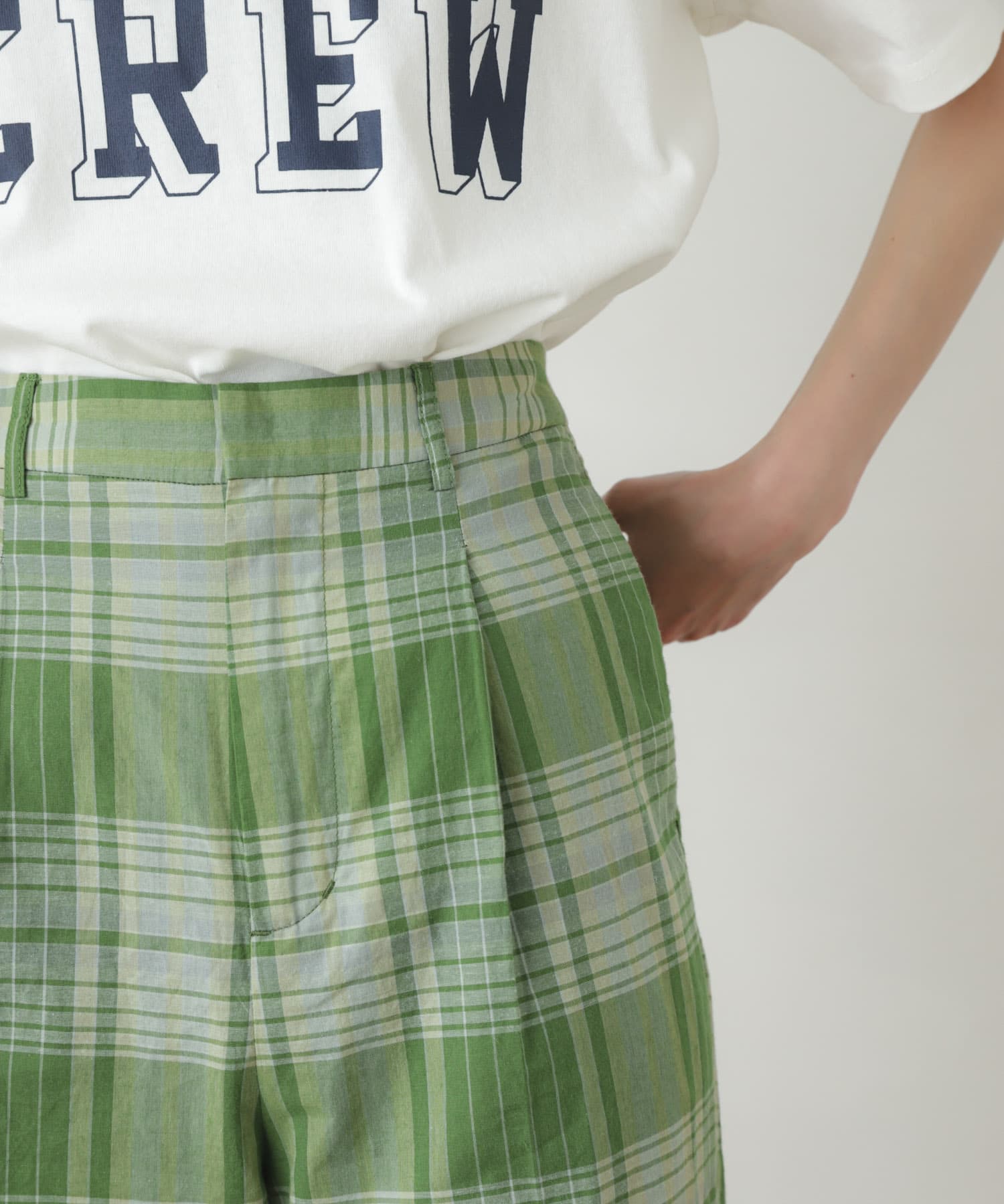 GREEN