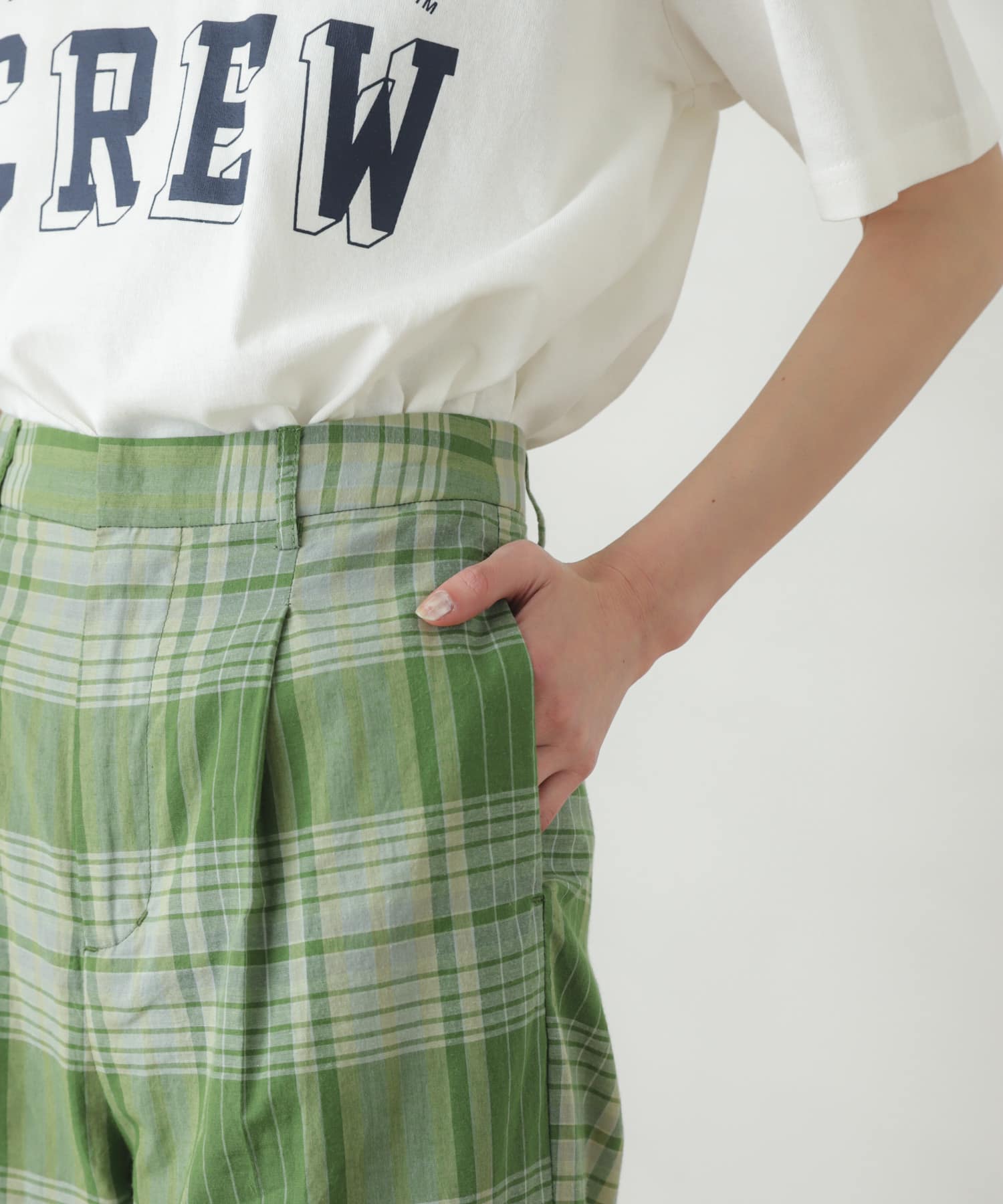 GREEN