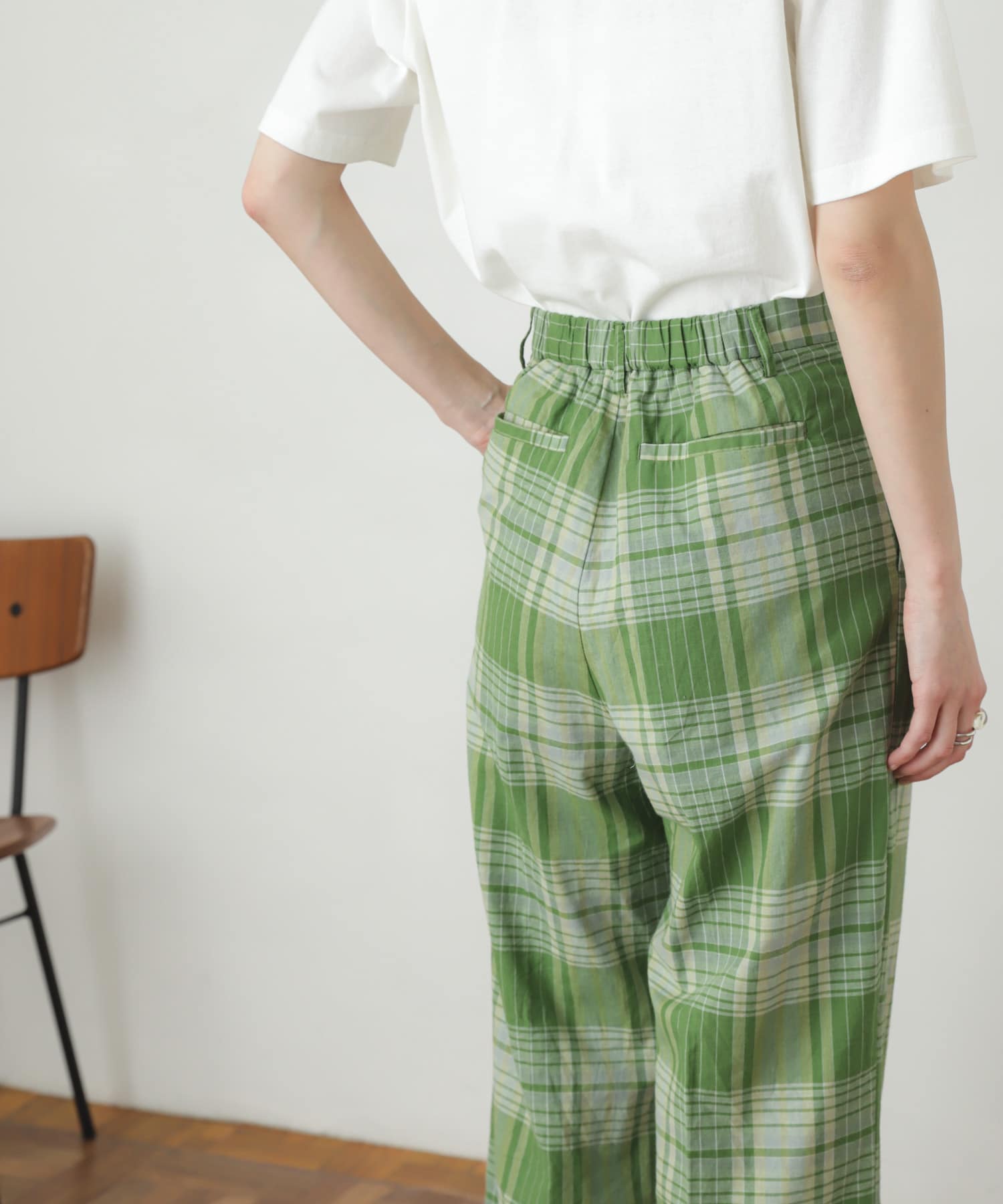 GREEN