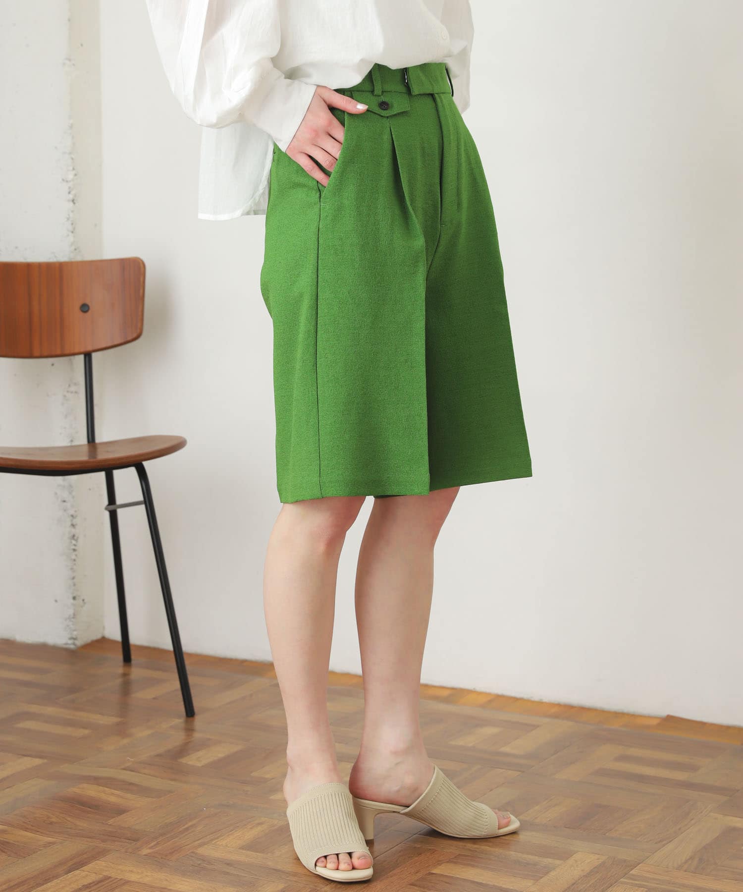 GREEN
