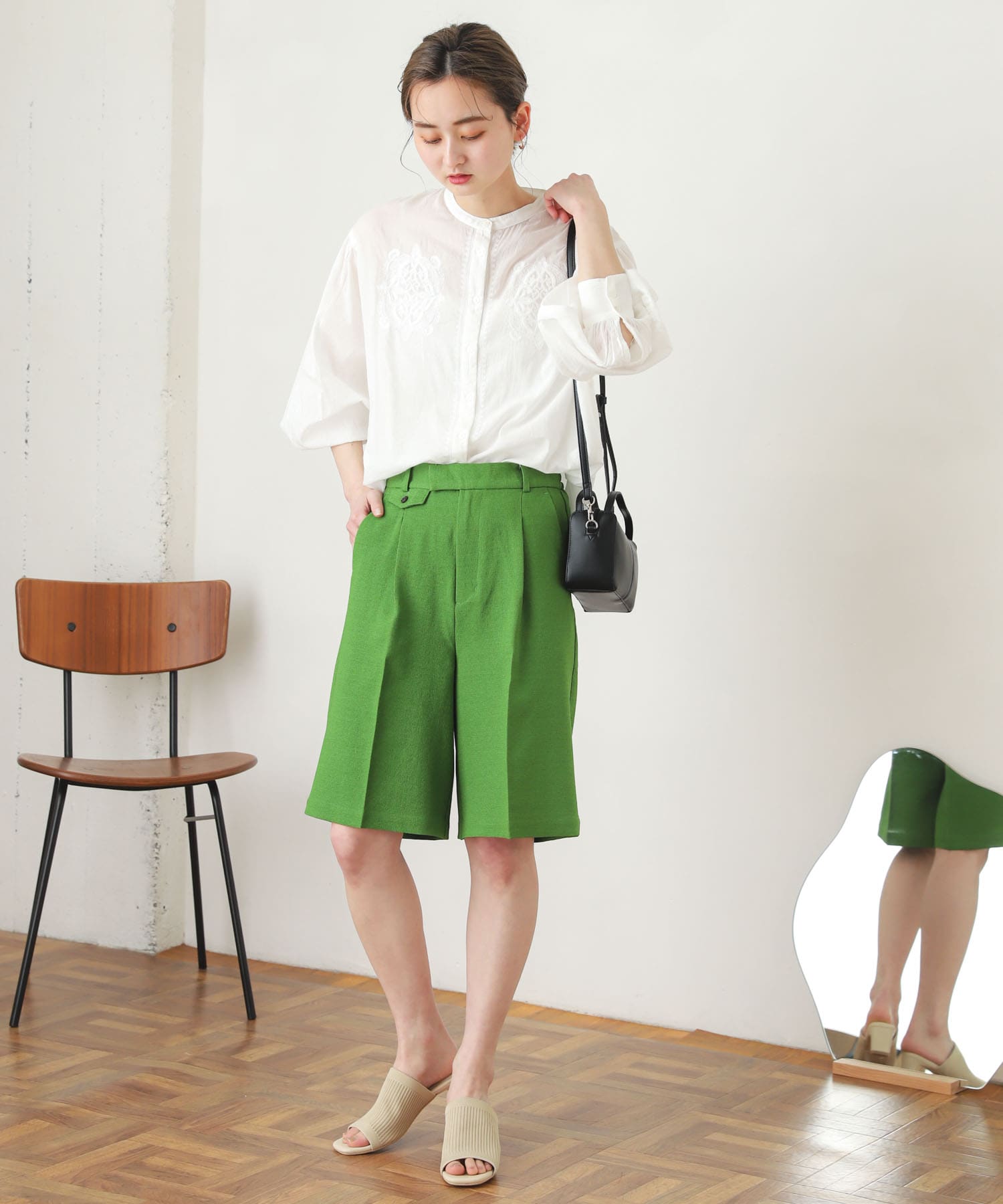 GREEN