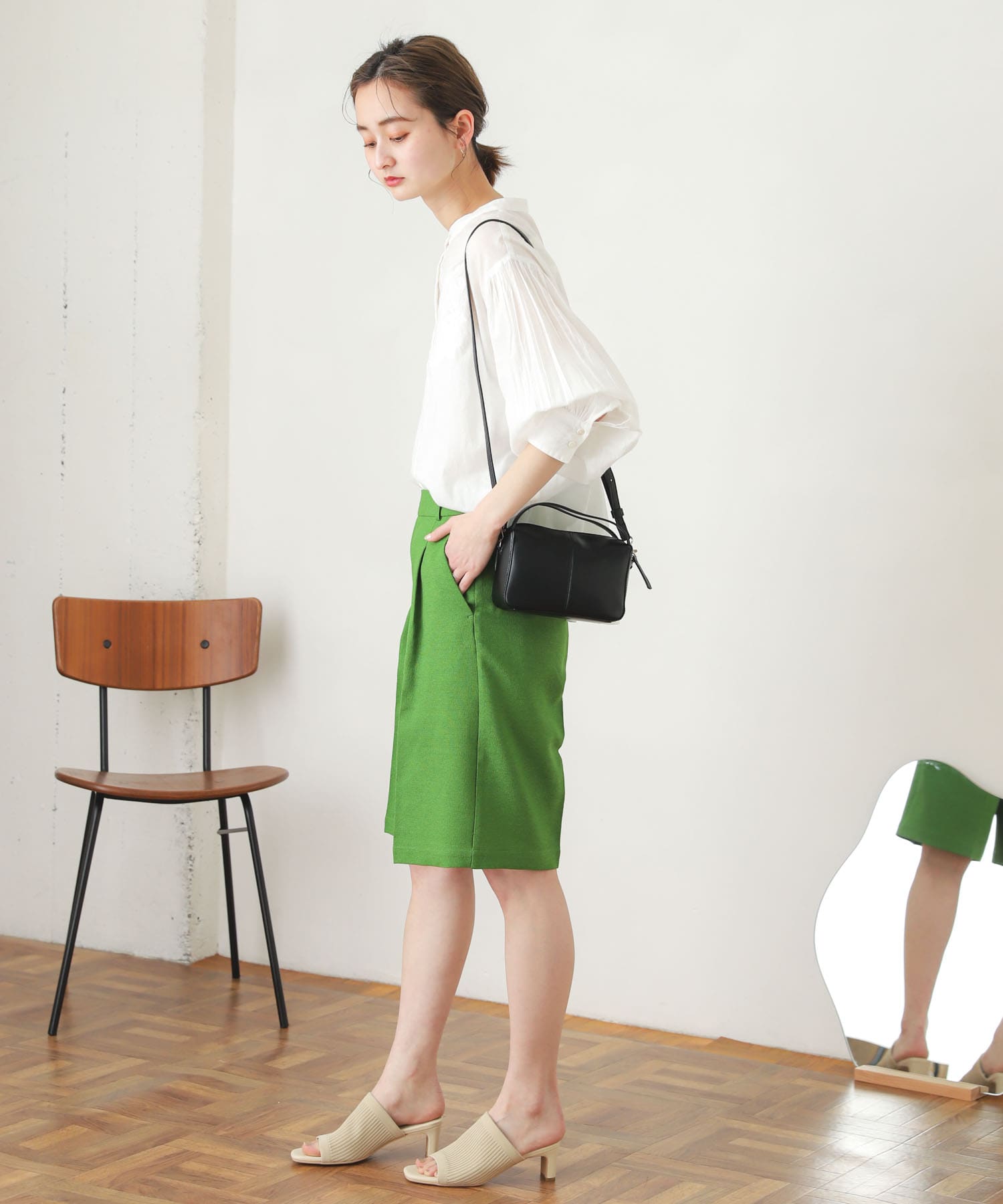 GREEN
