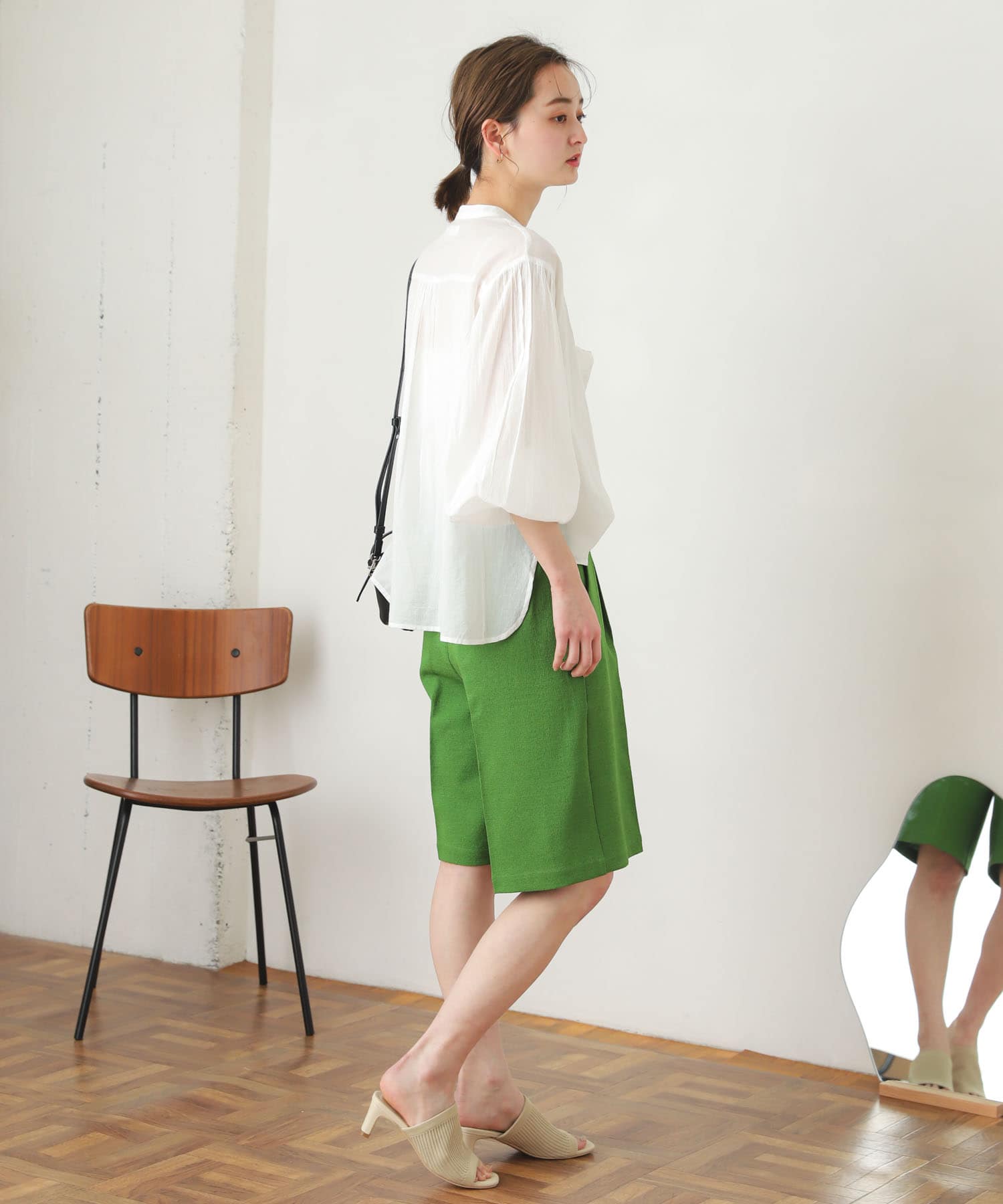 GREEN