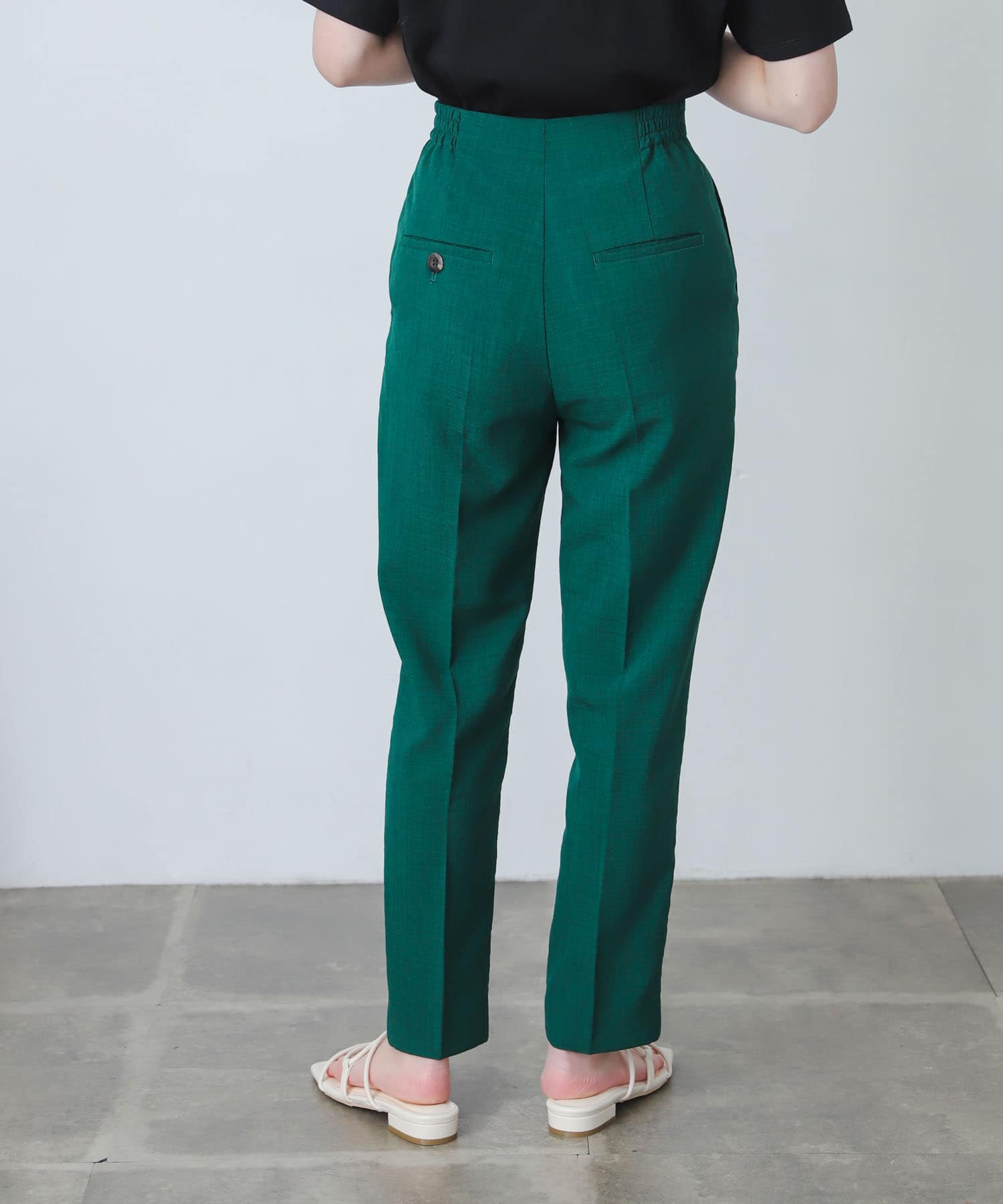 GREEN