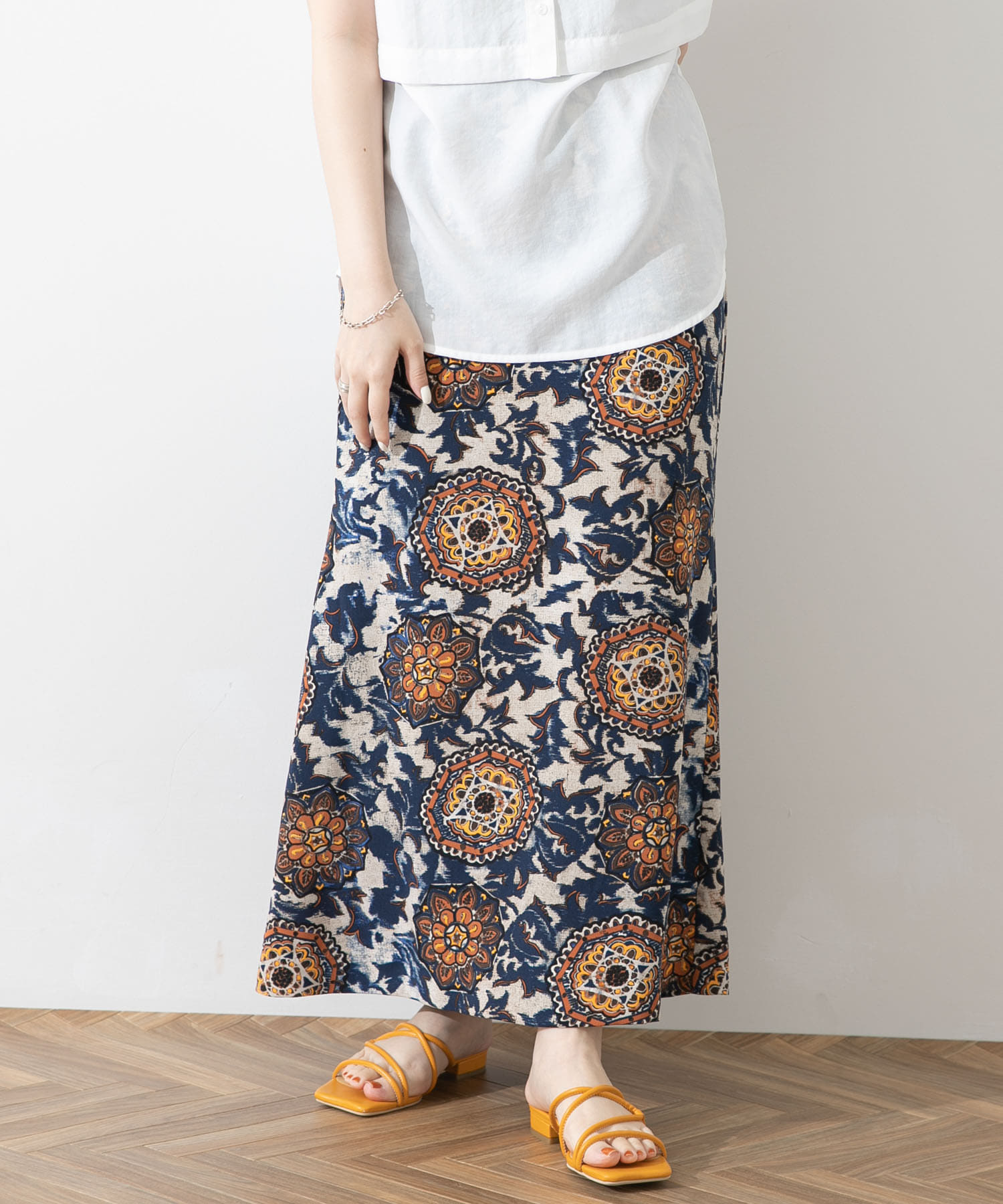 NVY×O.WHT
