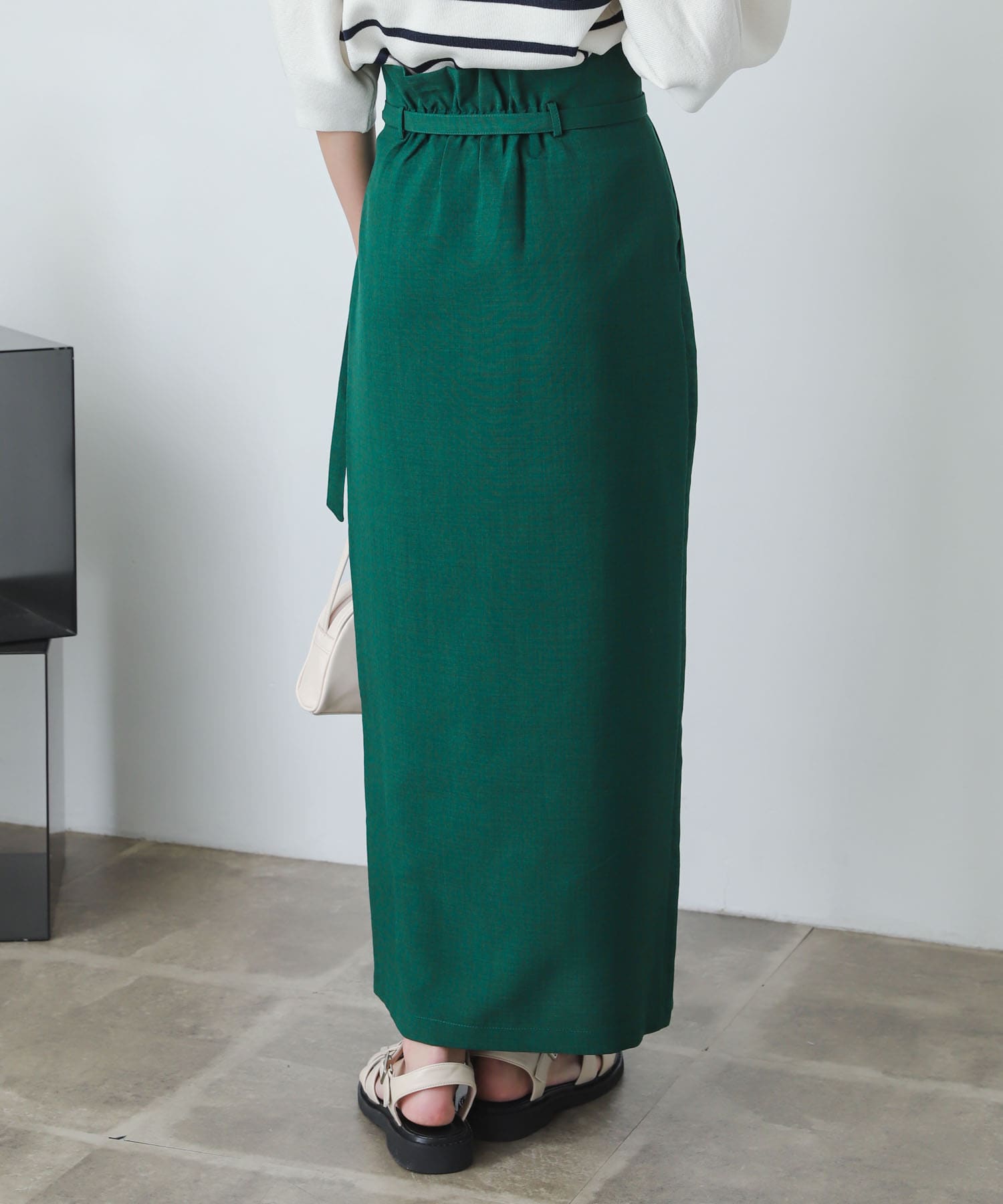 GREEN