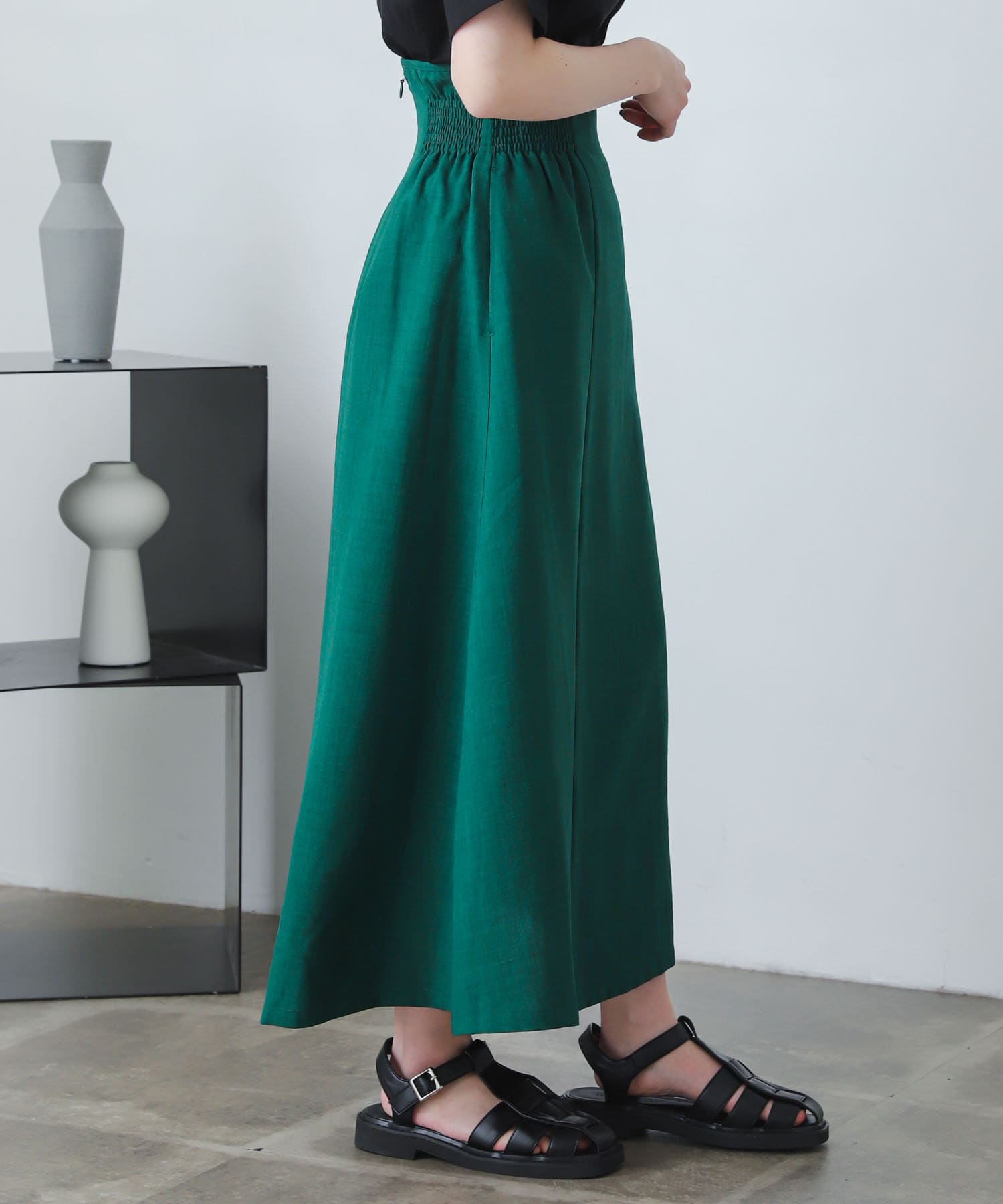 GREEN