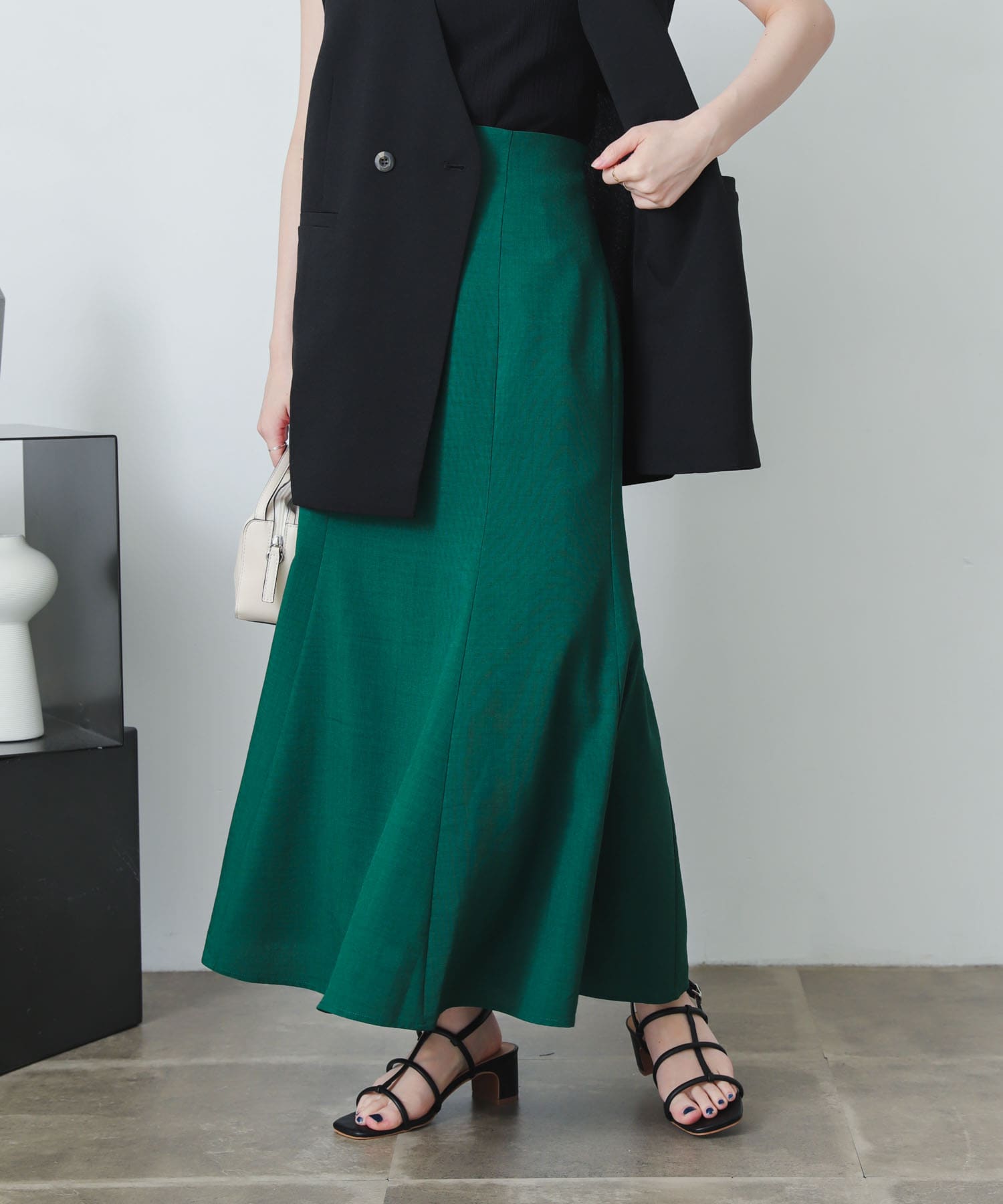 GREEN