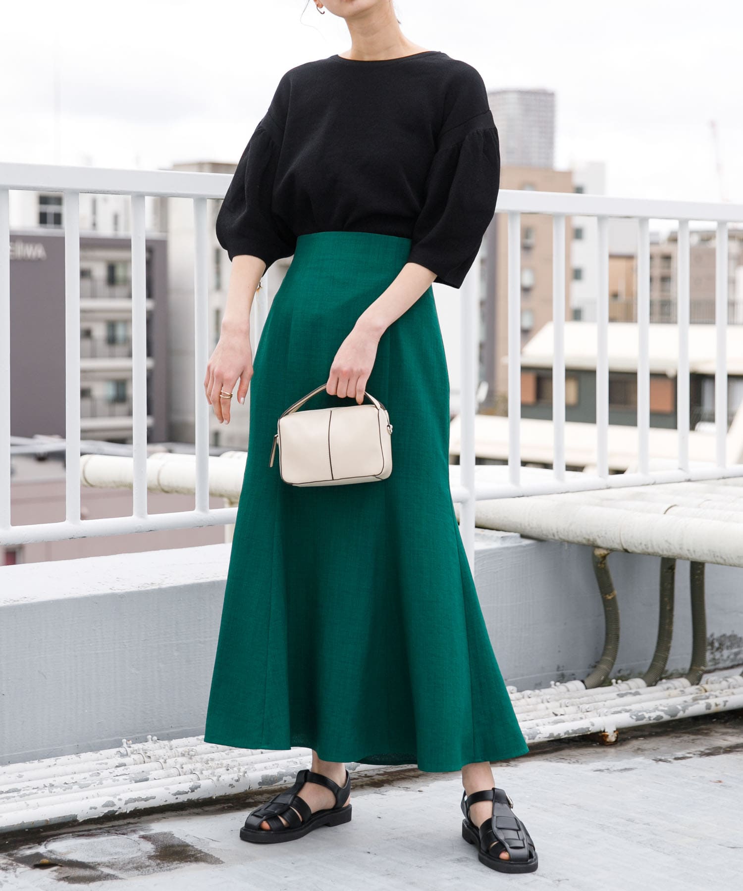 GREEN