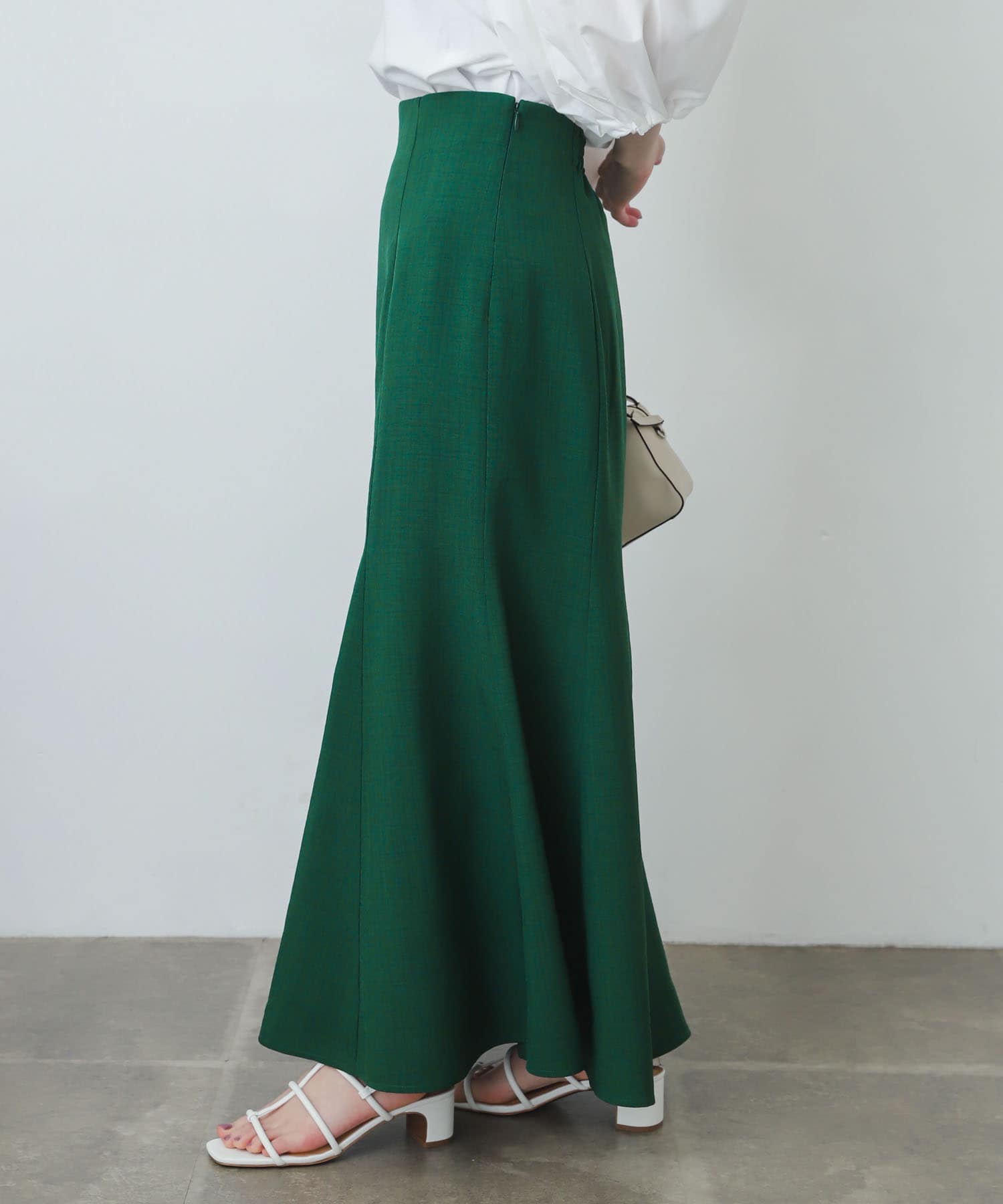 GREEN