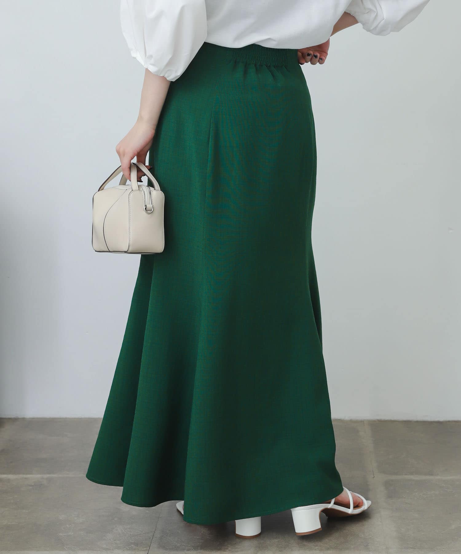 GREEN