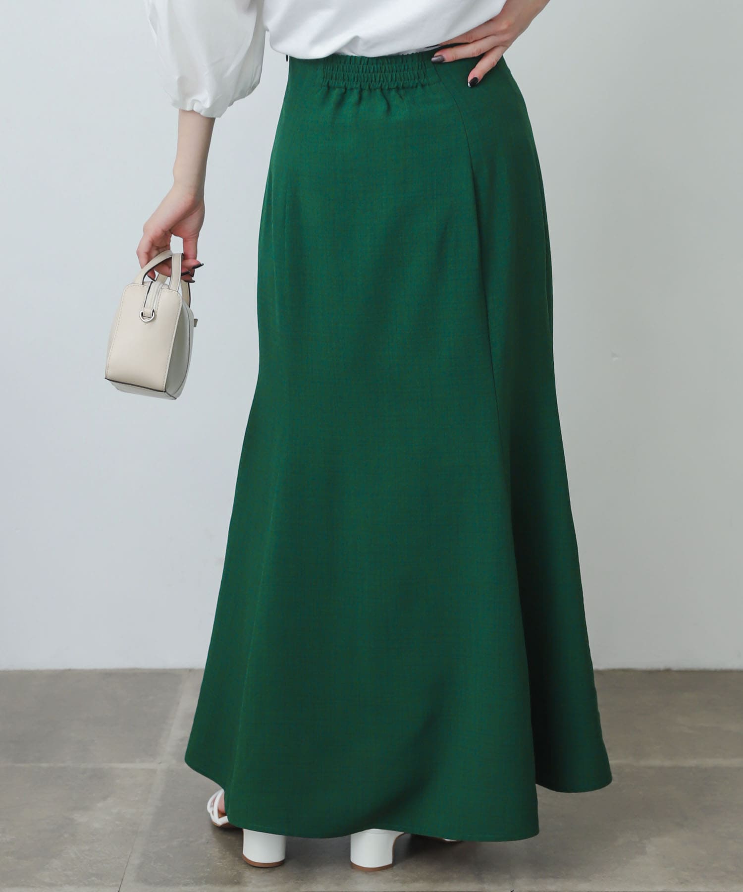 GREEN
