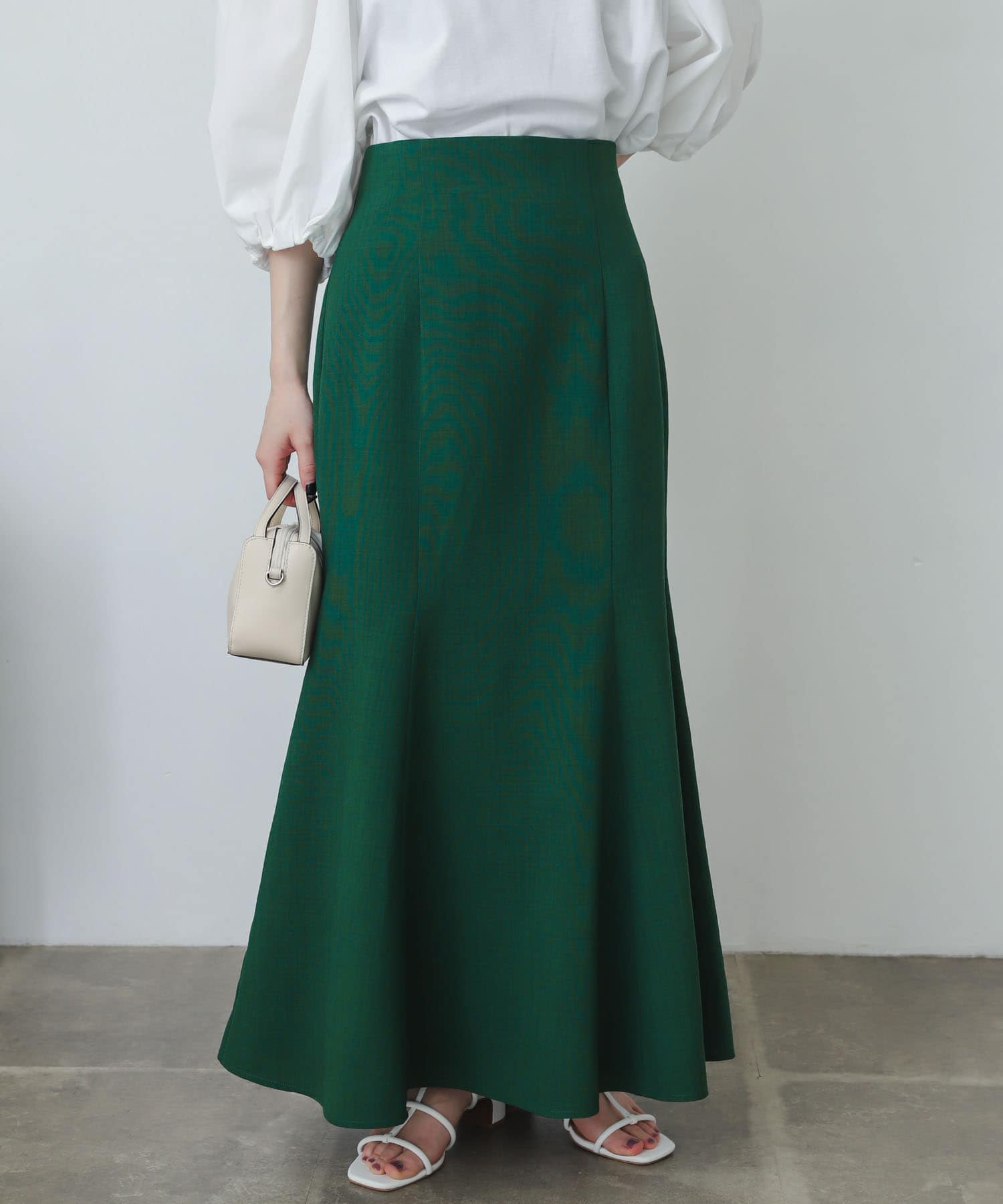 GREEN