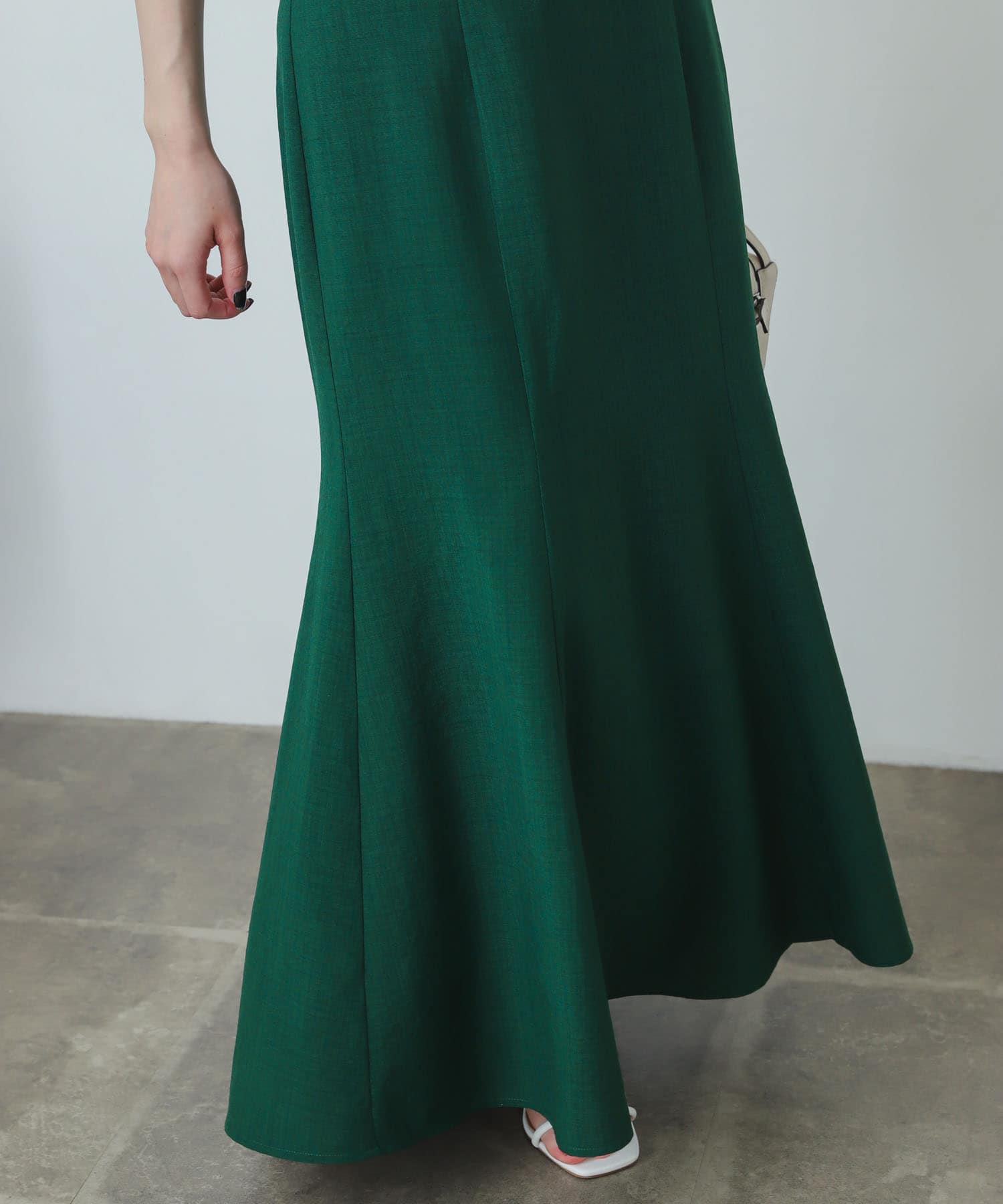 GREEN