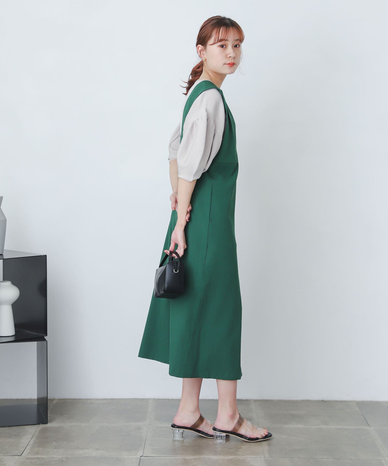 GREEN