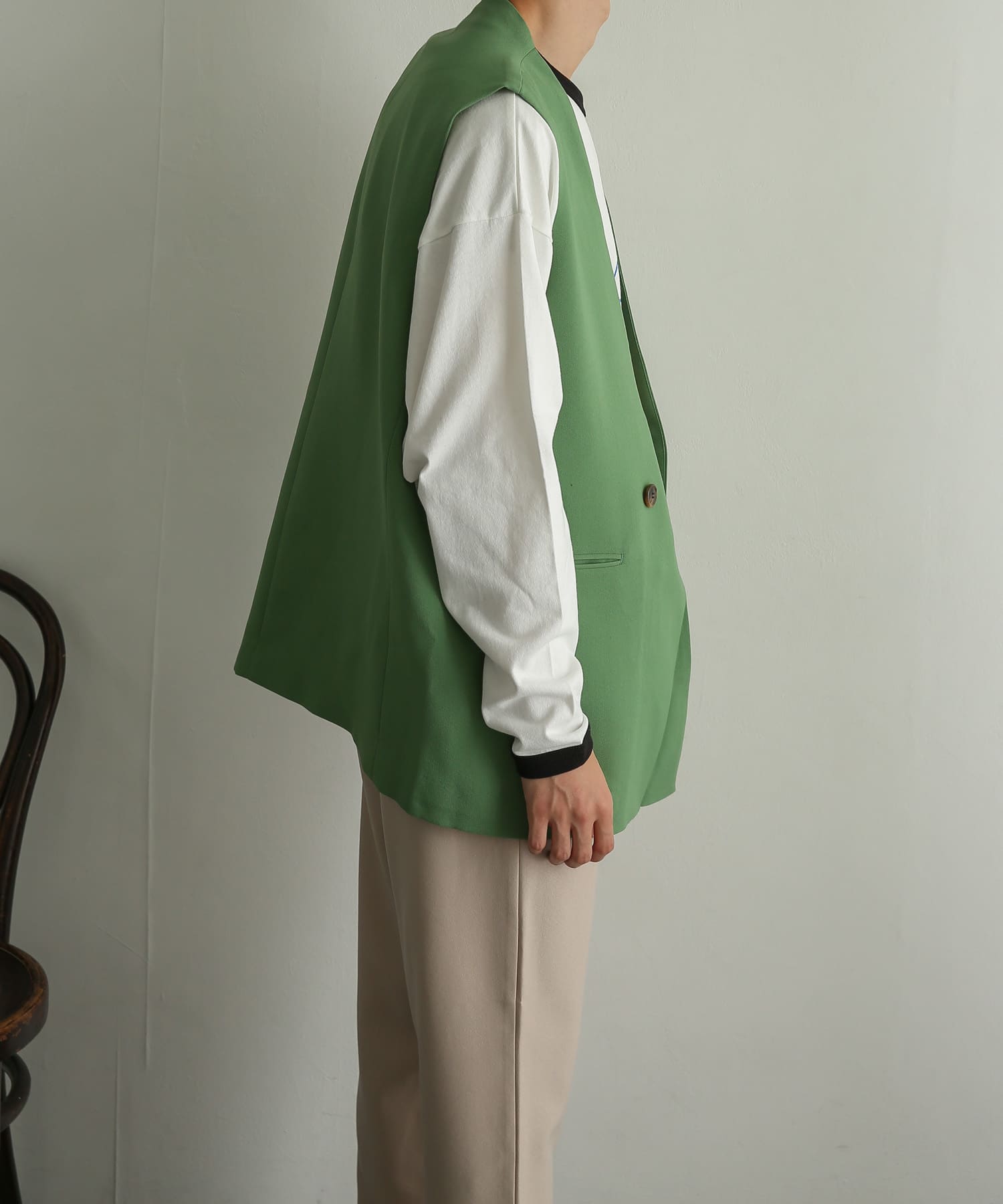 GREEN